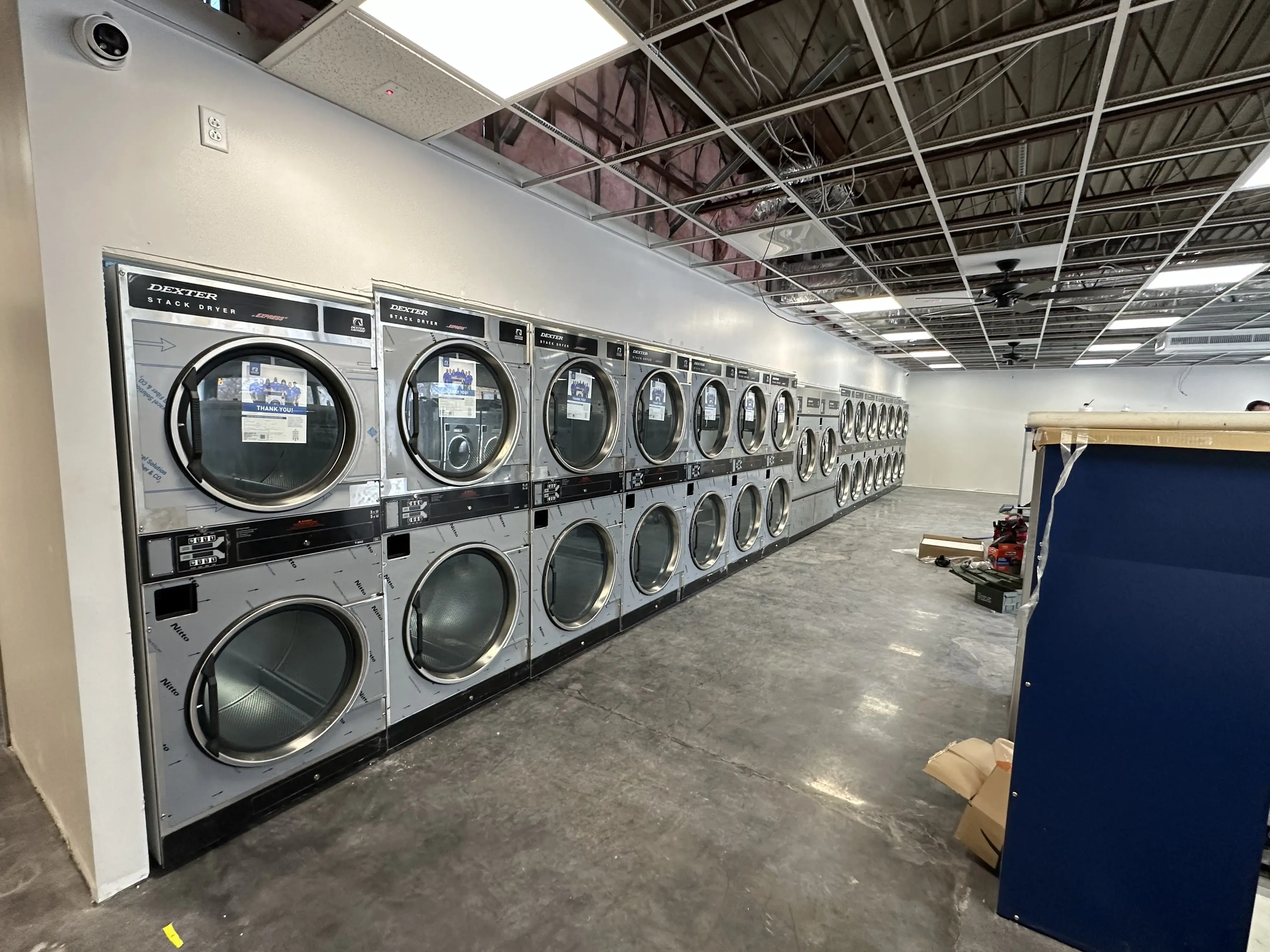 Neighborhood Laundromat Hull St - Image 9