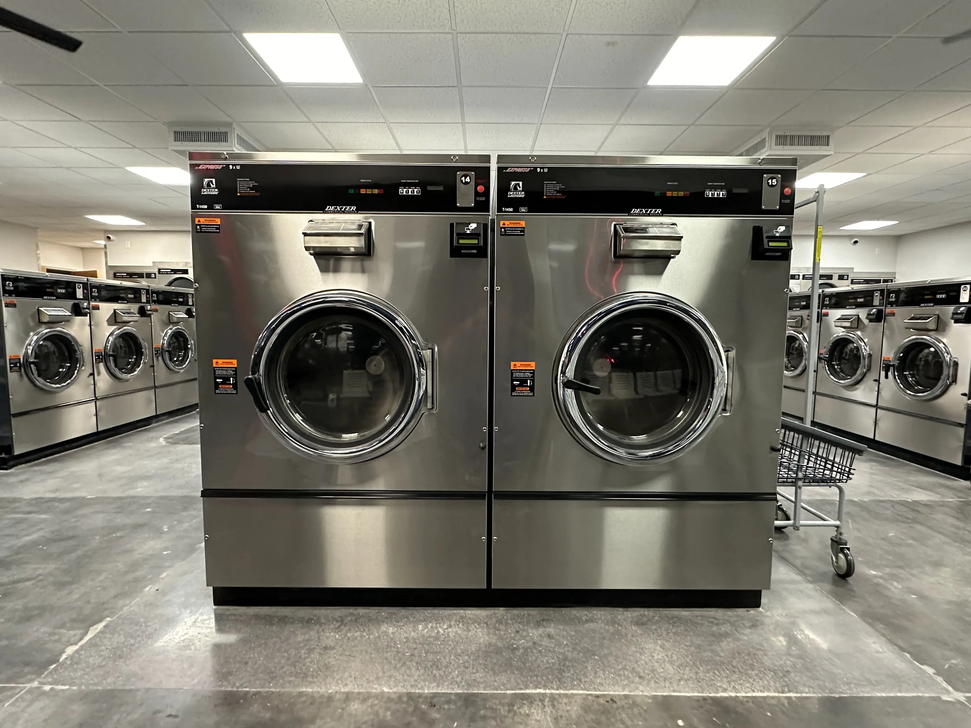 Neighborhood Laundromat Hull St - Image 11