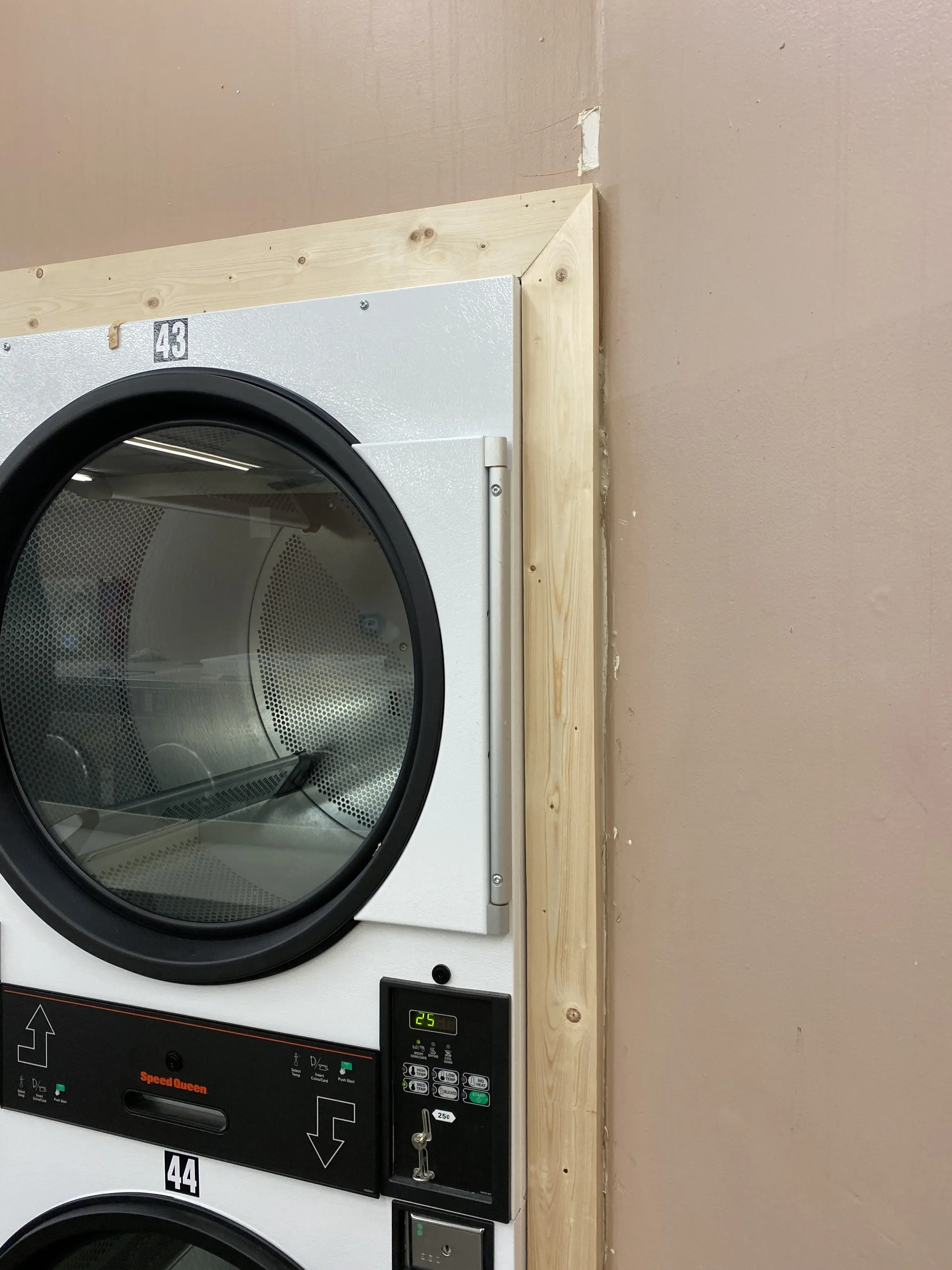 Neighborhood Laundromat Robious Road thumbnail 14