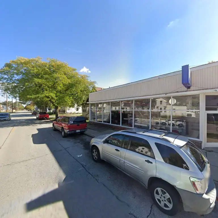 Neighborhood Laundromat Rock Island - Image 13