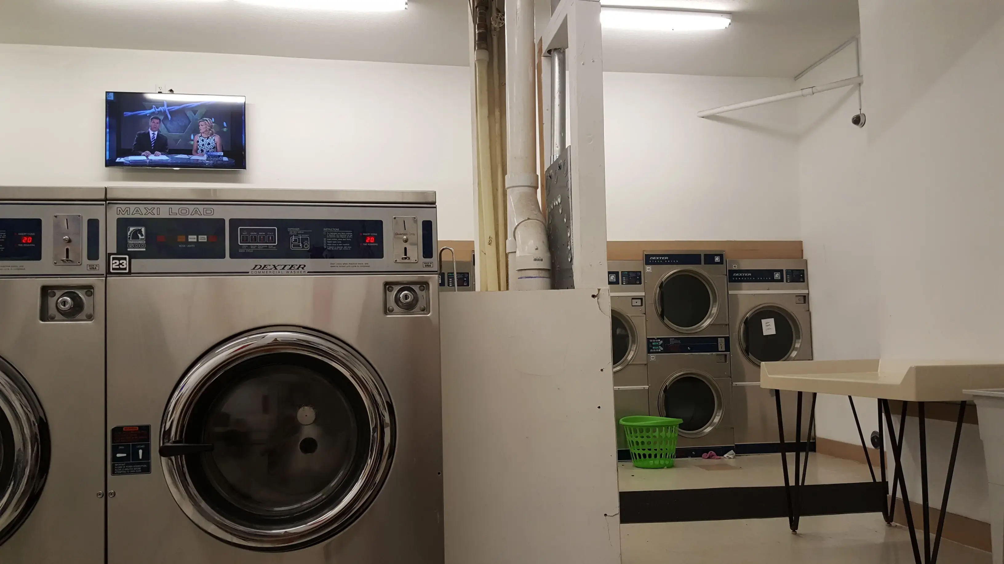 Neighborhood Laundromat Rock Island - Image 10