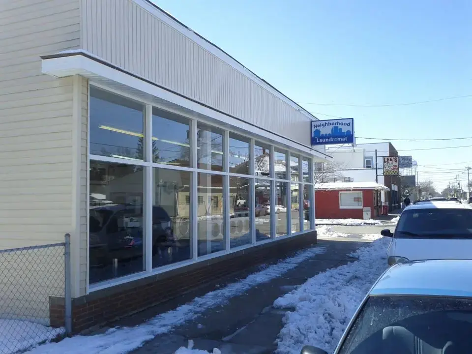 Neighborhood Laundromat Rock Island thumbnail 3