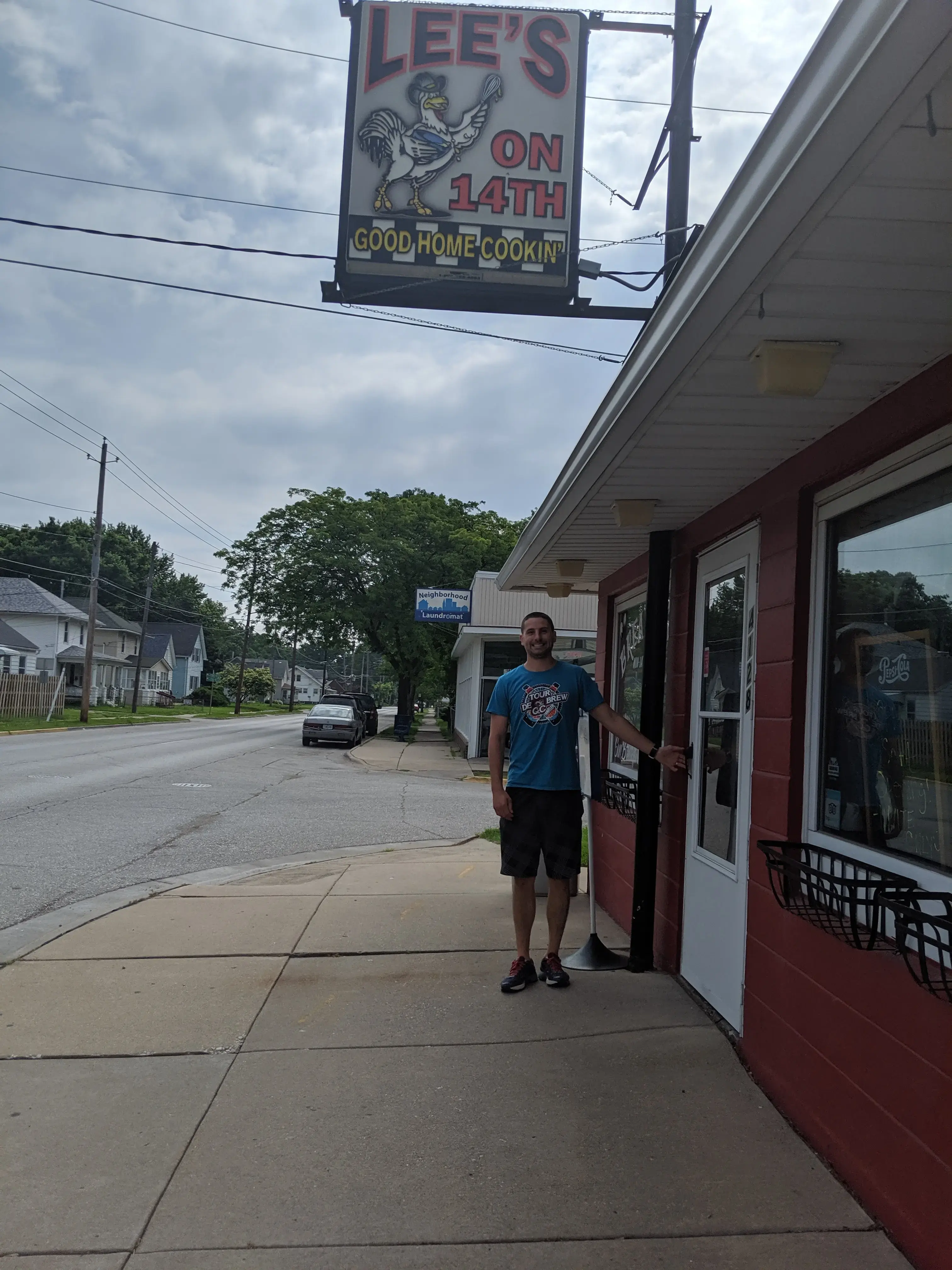 Neighborhood Laundromat Rock Island thumbnail 4
