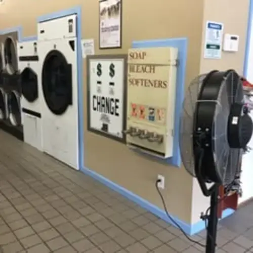 Neighborhood Laundromat, Strawberry Street thumbnail 14