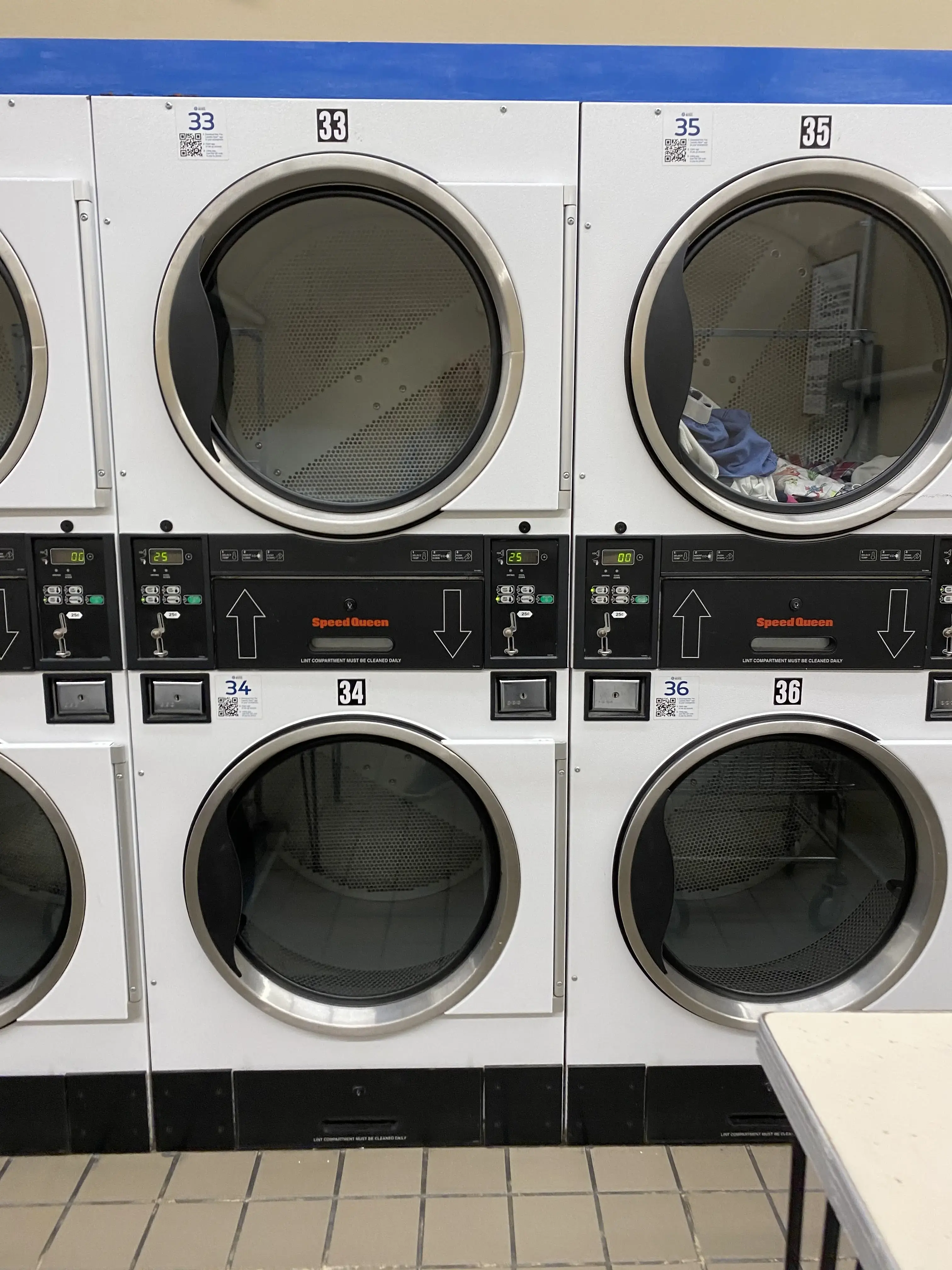 Neighborhood Laundromat, Strawberry Street - Image 11