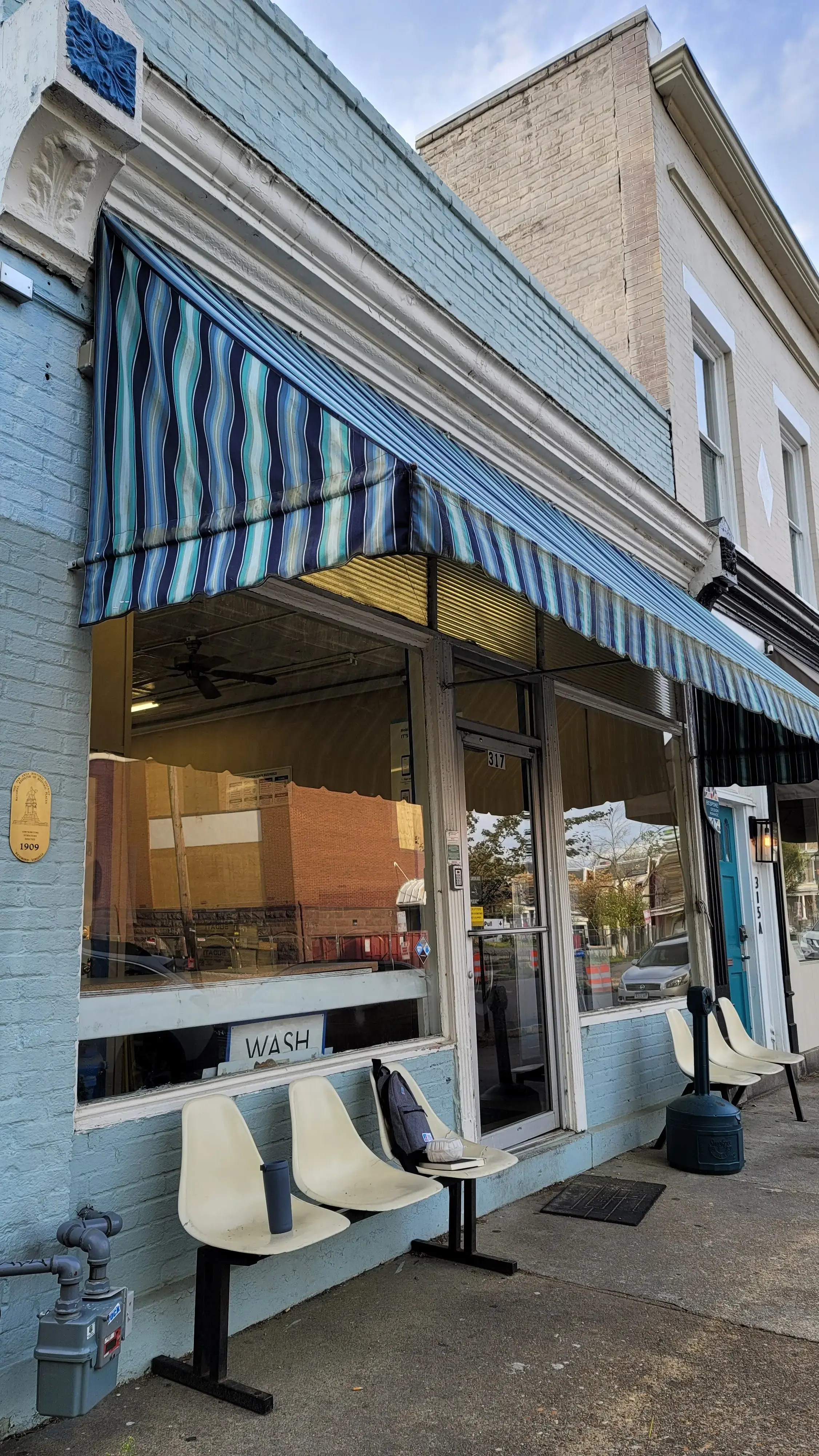 Neighborhood Laundromat, Strawberry Street thumbnail 2