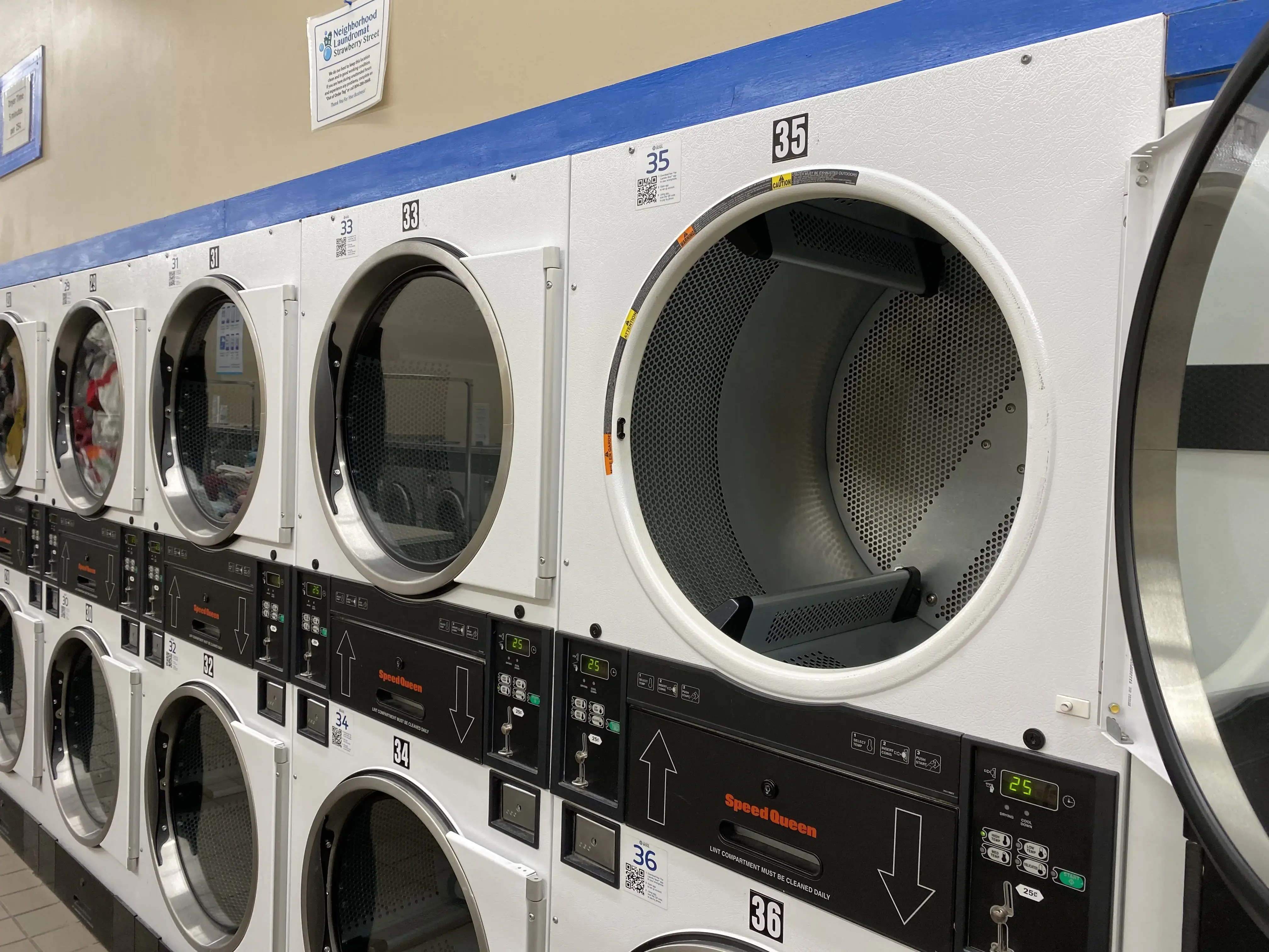 Neighborhood Laundromat, Strawberry Street - Image 18