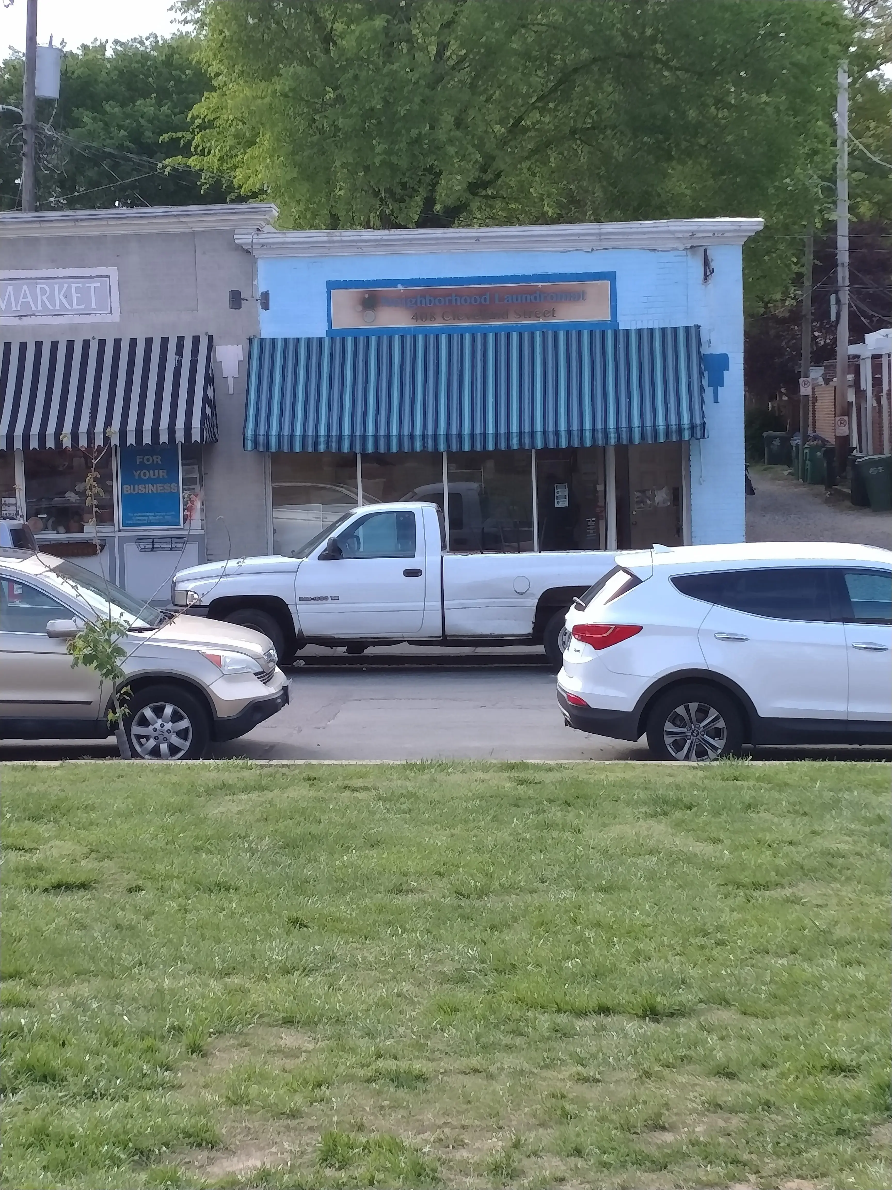 Neighborhood Laundromat, Strawberry Street thumbnail 3