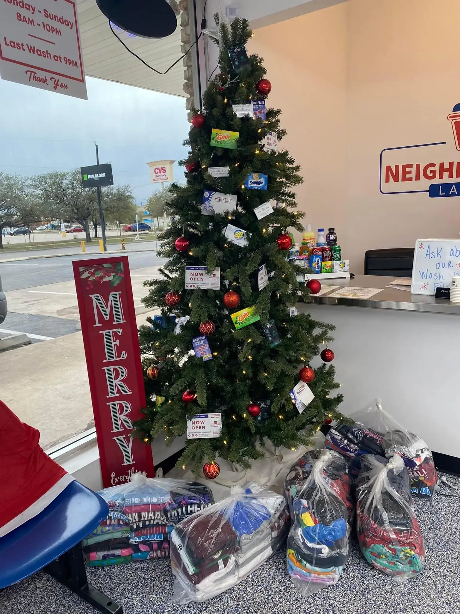 Neighborhood Laundry - Laundromat- Washateria-Lavanderia - Image 10