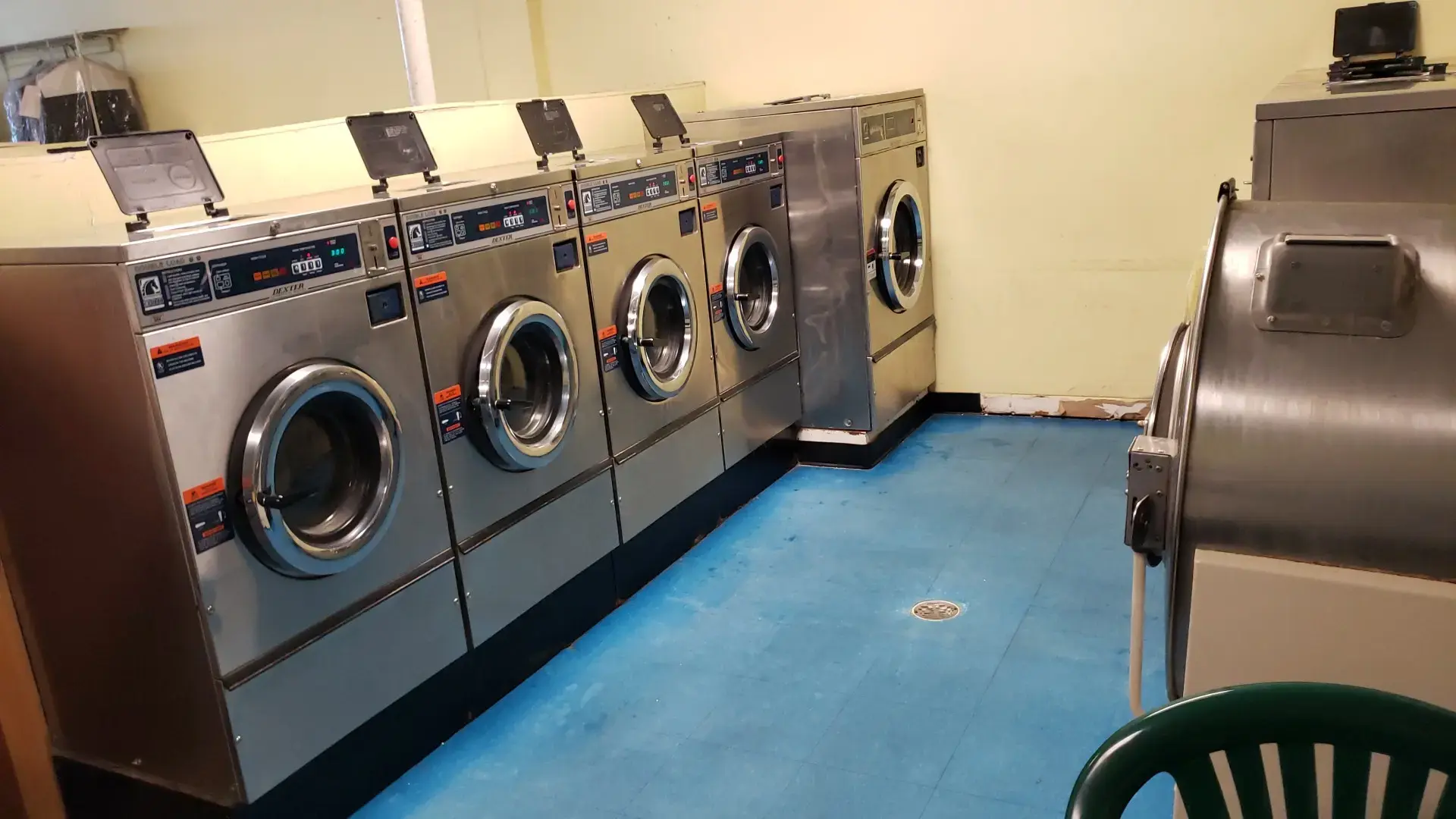 Neighborhood Laundry - Image 6