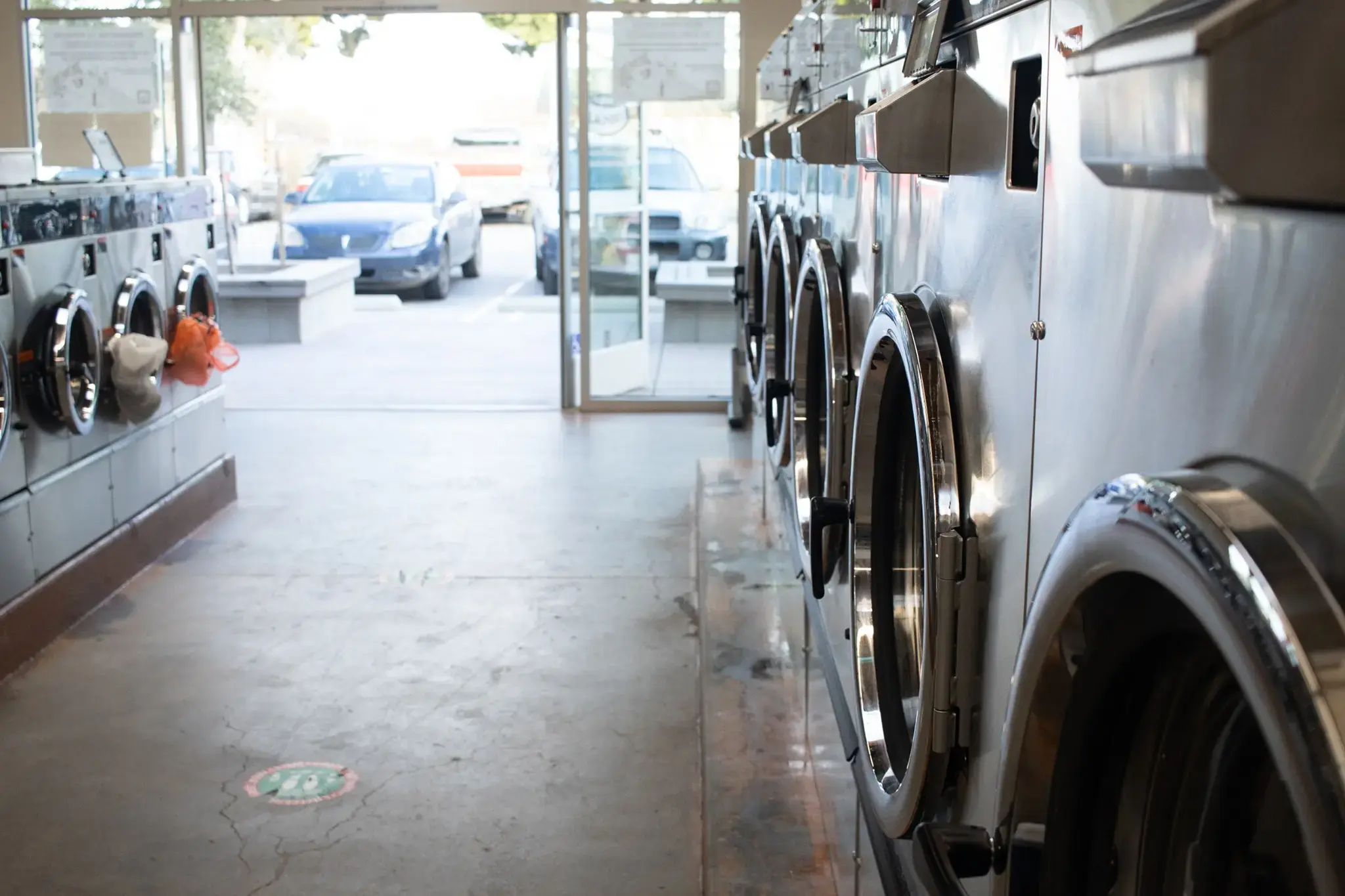 Neighborhood Laundry thumbnail 11