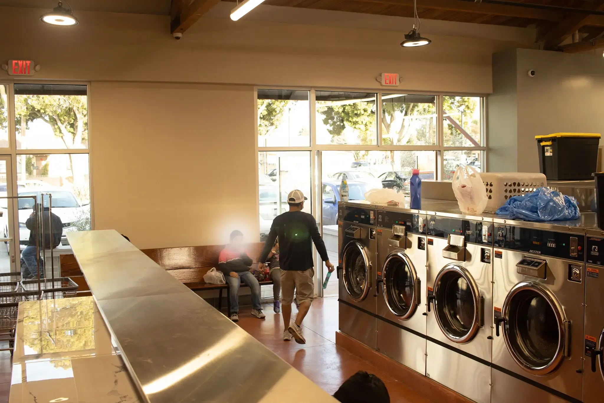 Neighborhood Laundry - Image 3