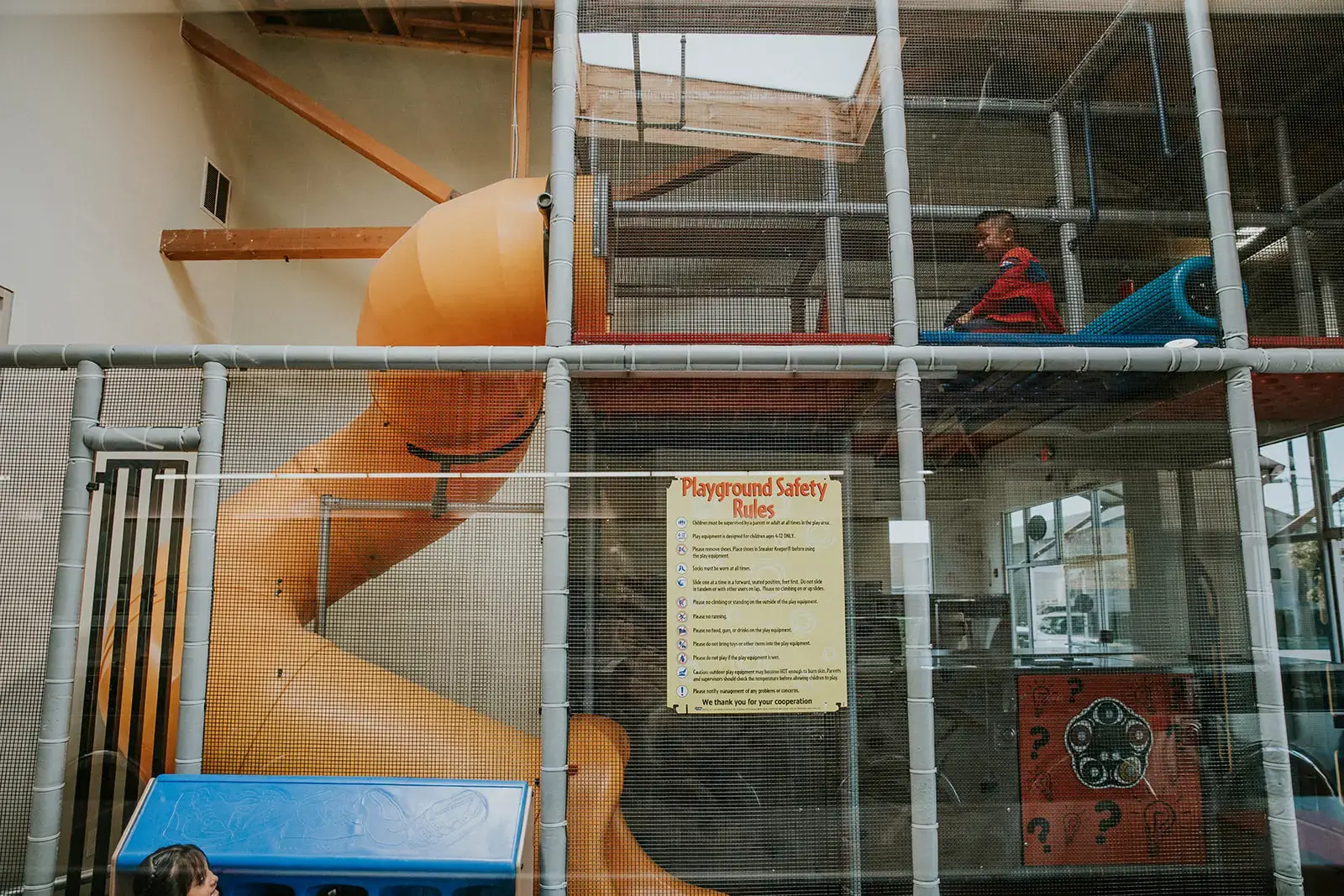 Neighborhood Laundry thumbnail 17
