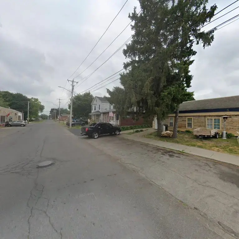 Neighborhood Plaza Laundromat - Image 15