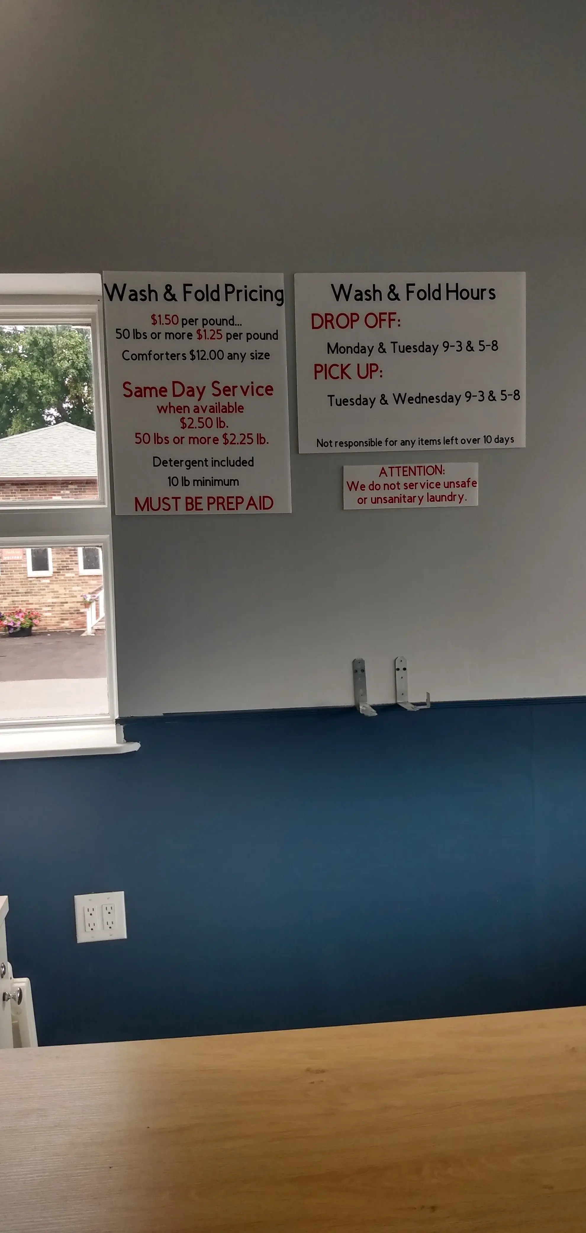 Neighborhood Plaza Laundromat - Image 6