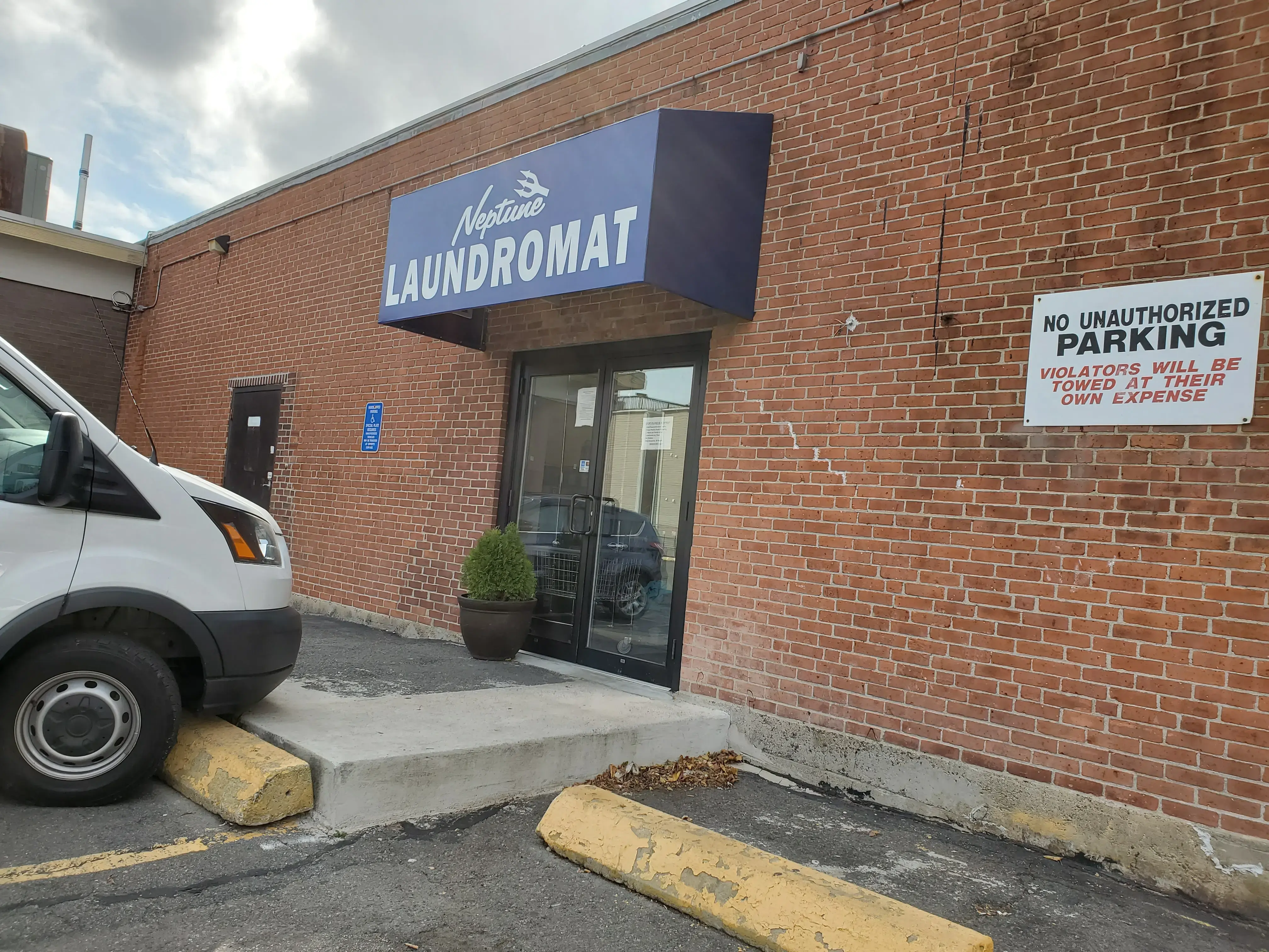 Neptune Laundromat - Image 3