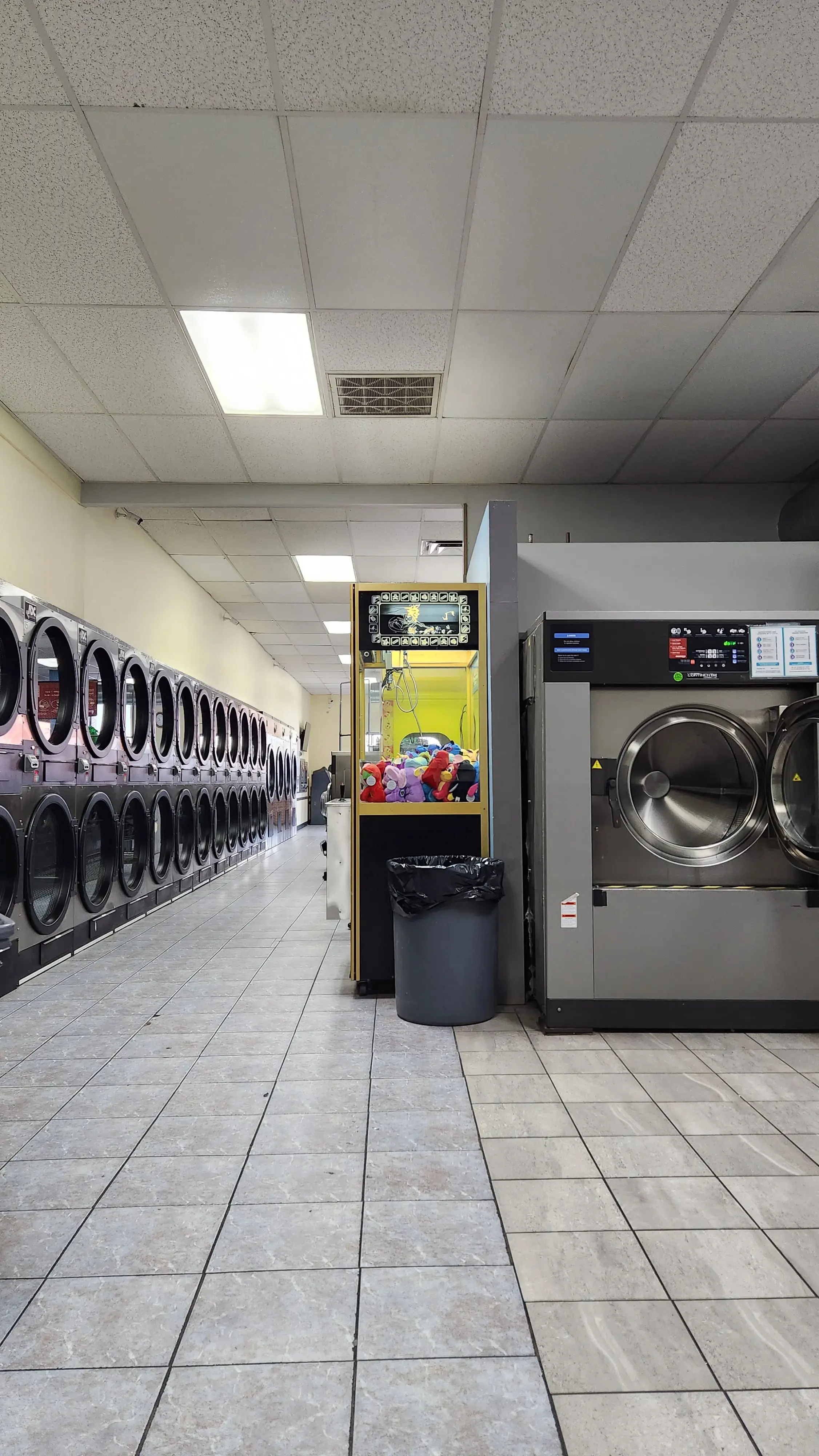 Neptune Laundromat - Image 12