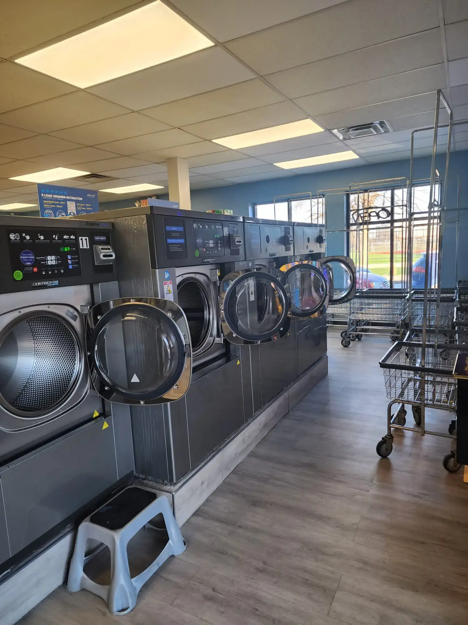 Neptune Laundromat - Image 14