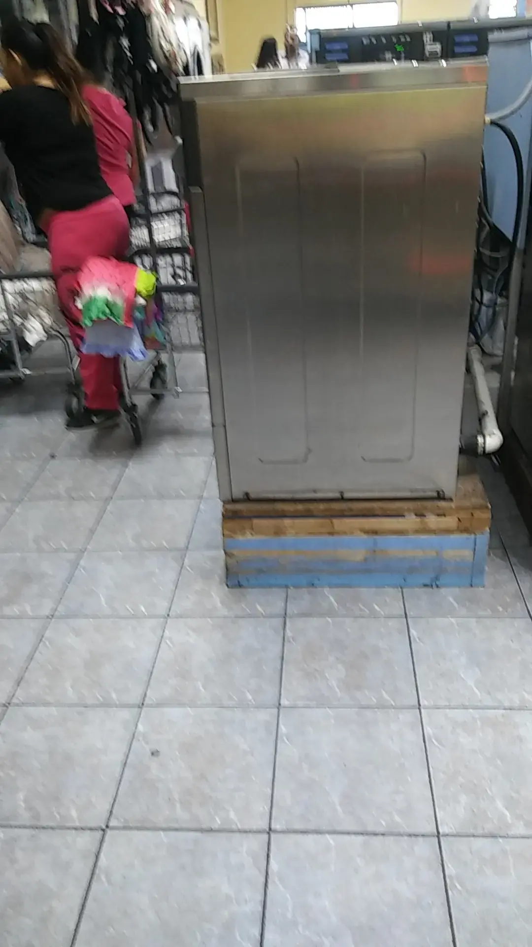 Neptune Laundromat thumbnail 10