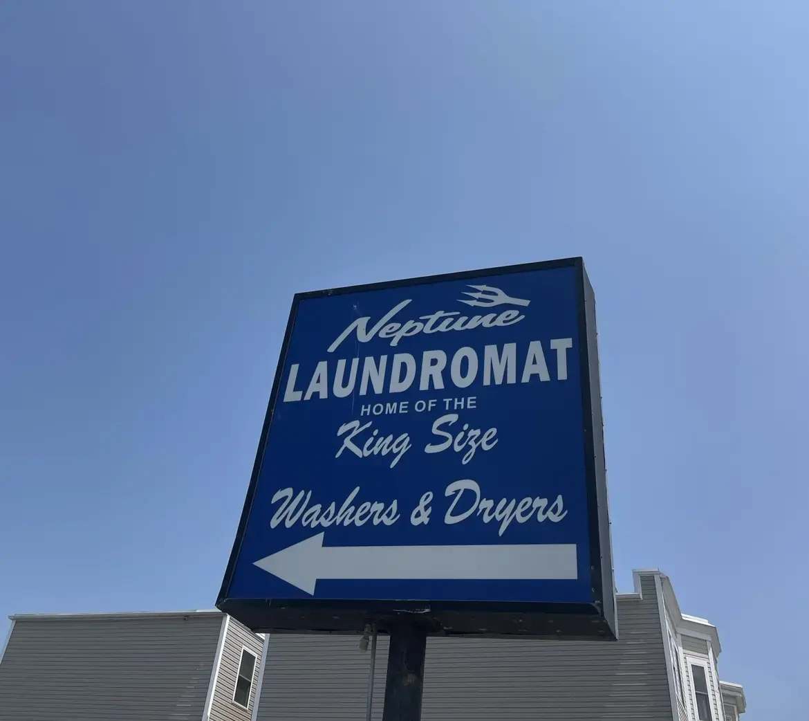 Neptune Laundromat thumbnail 6