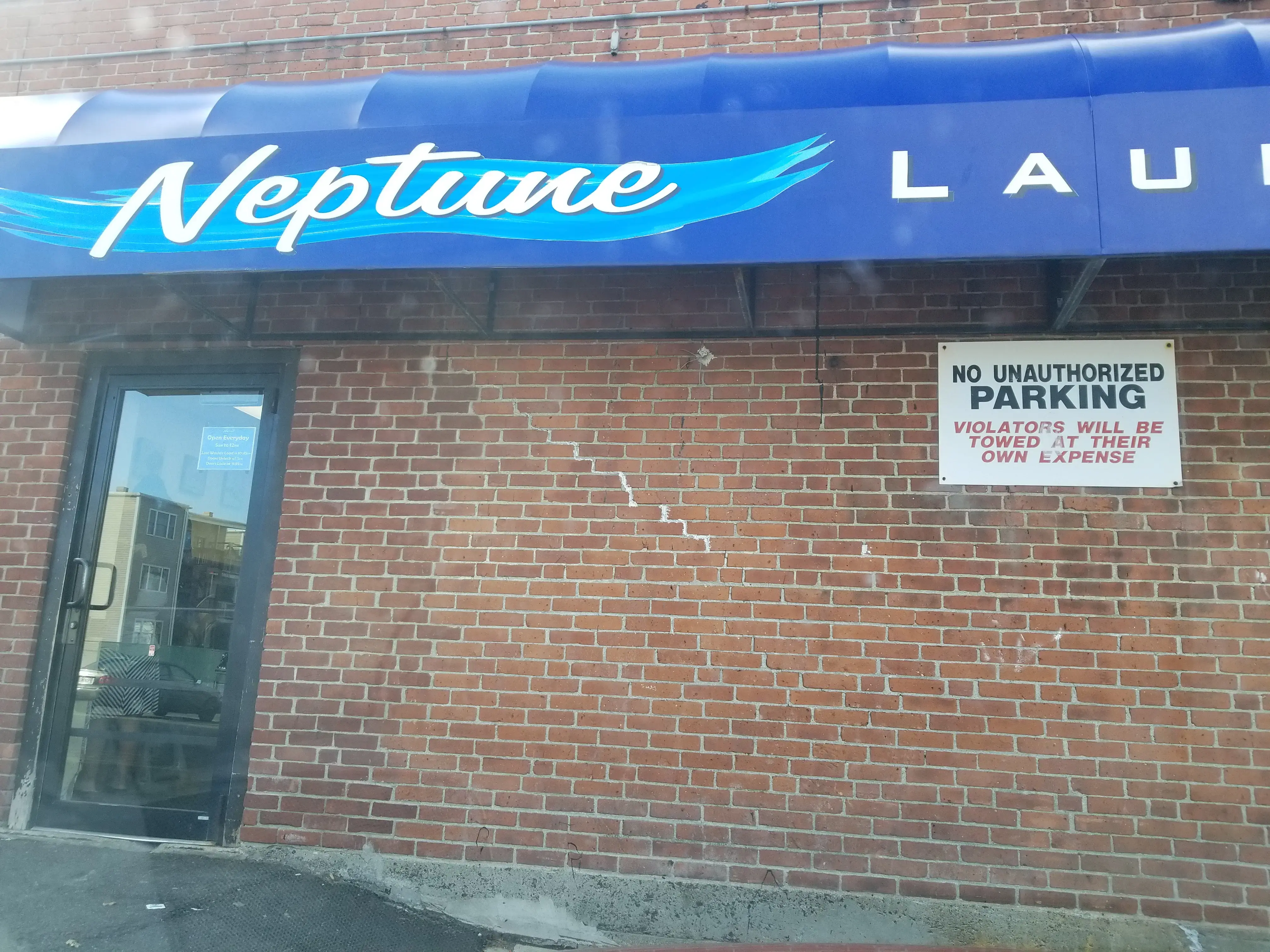 Neptune Laundromat thumbnail 5
