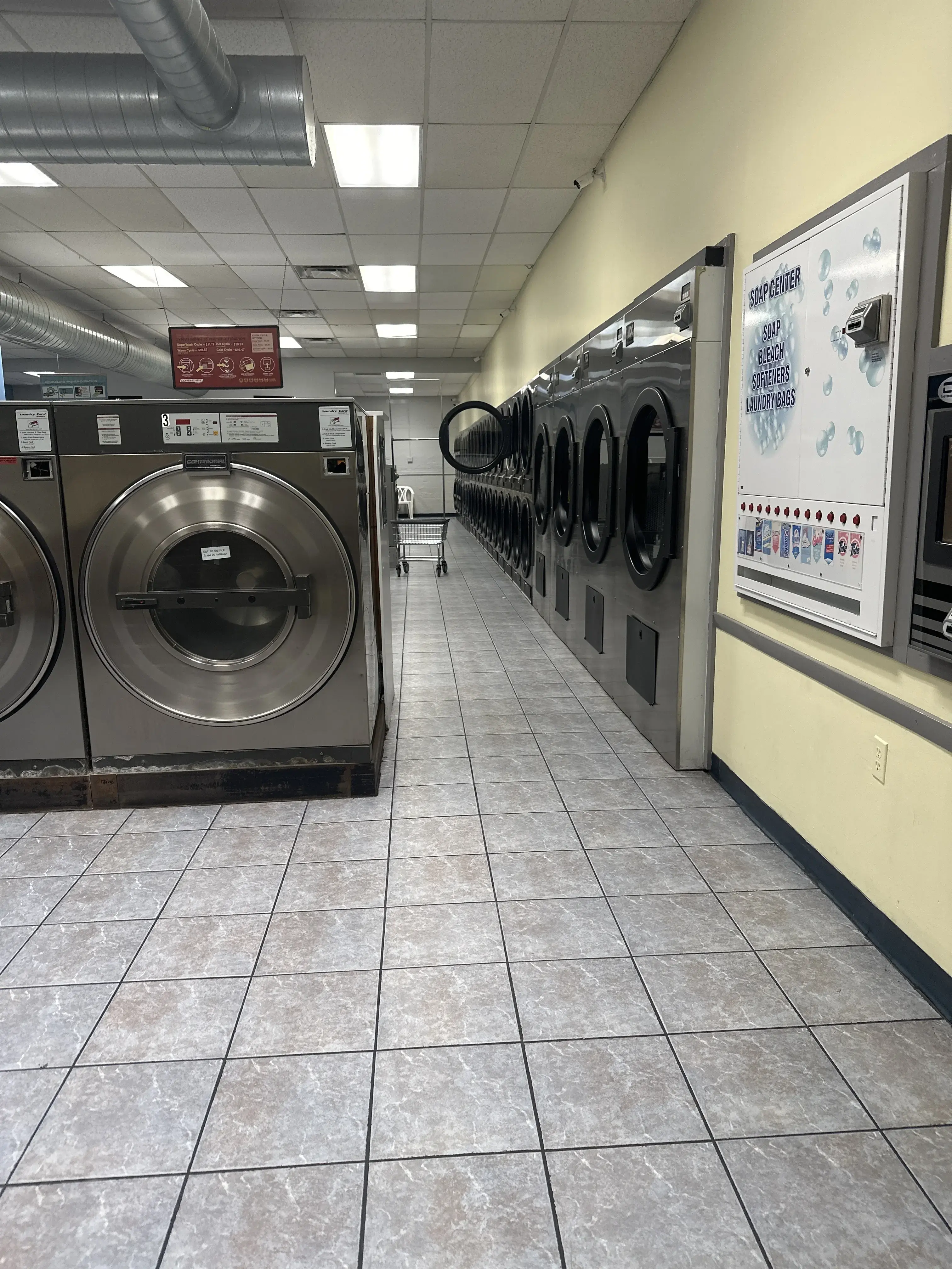 Neptune Laundromat - Image 16