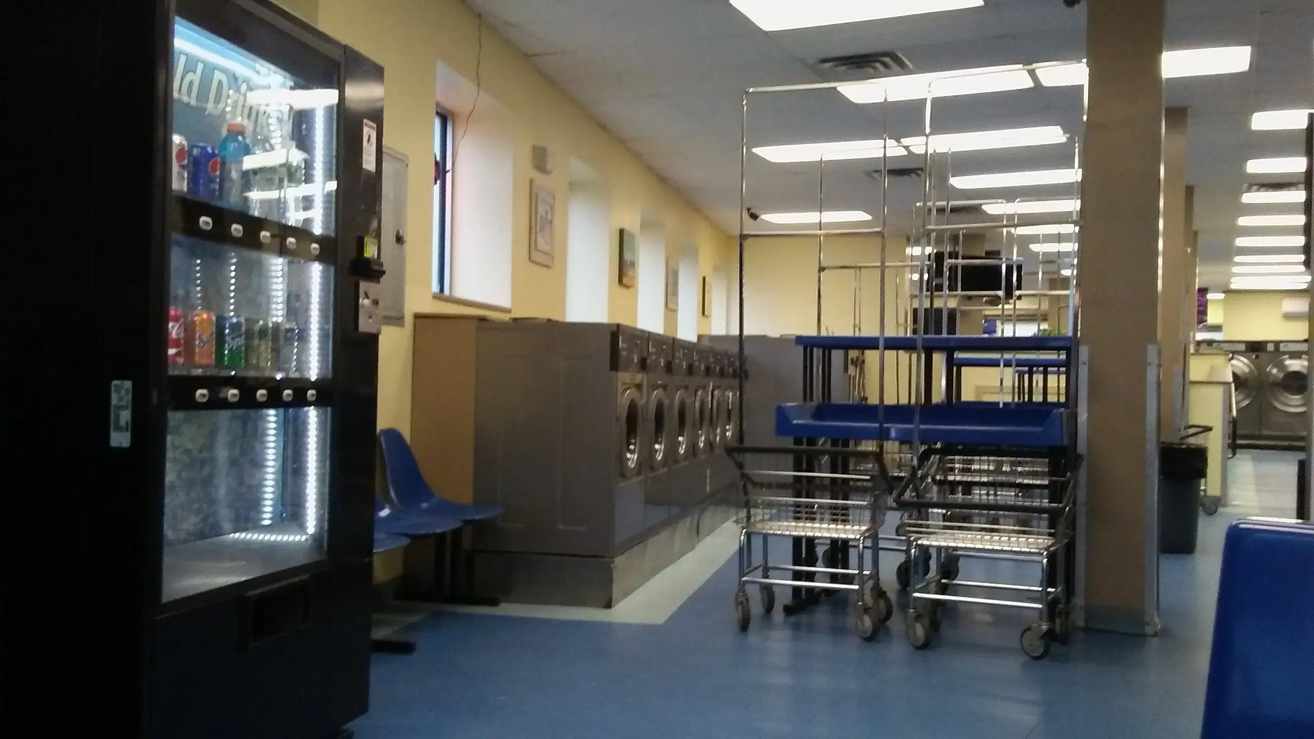 Neptune Laundromat - Image 9