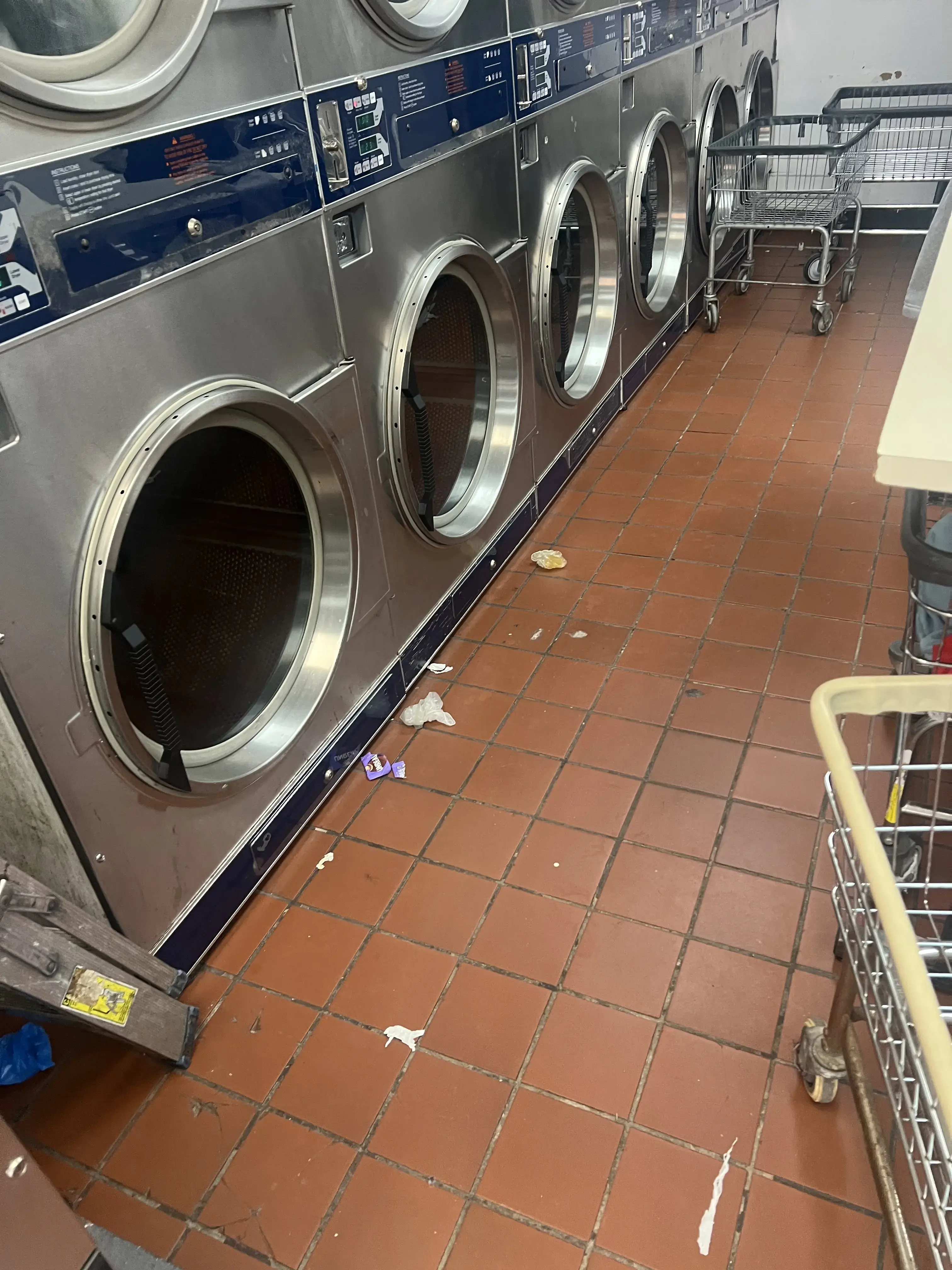 New 192 Laundromat thumbnail 14