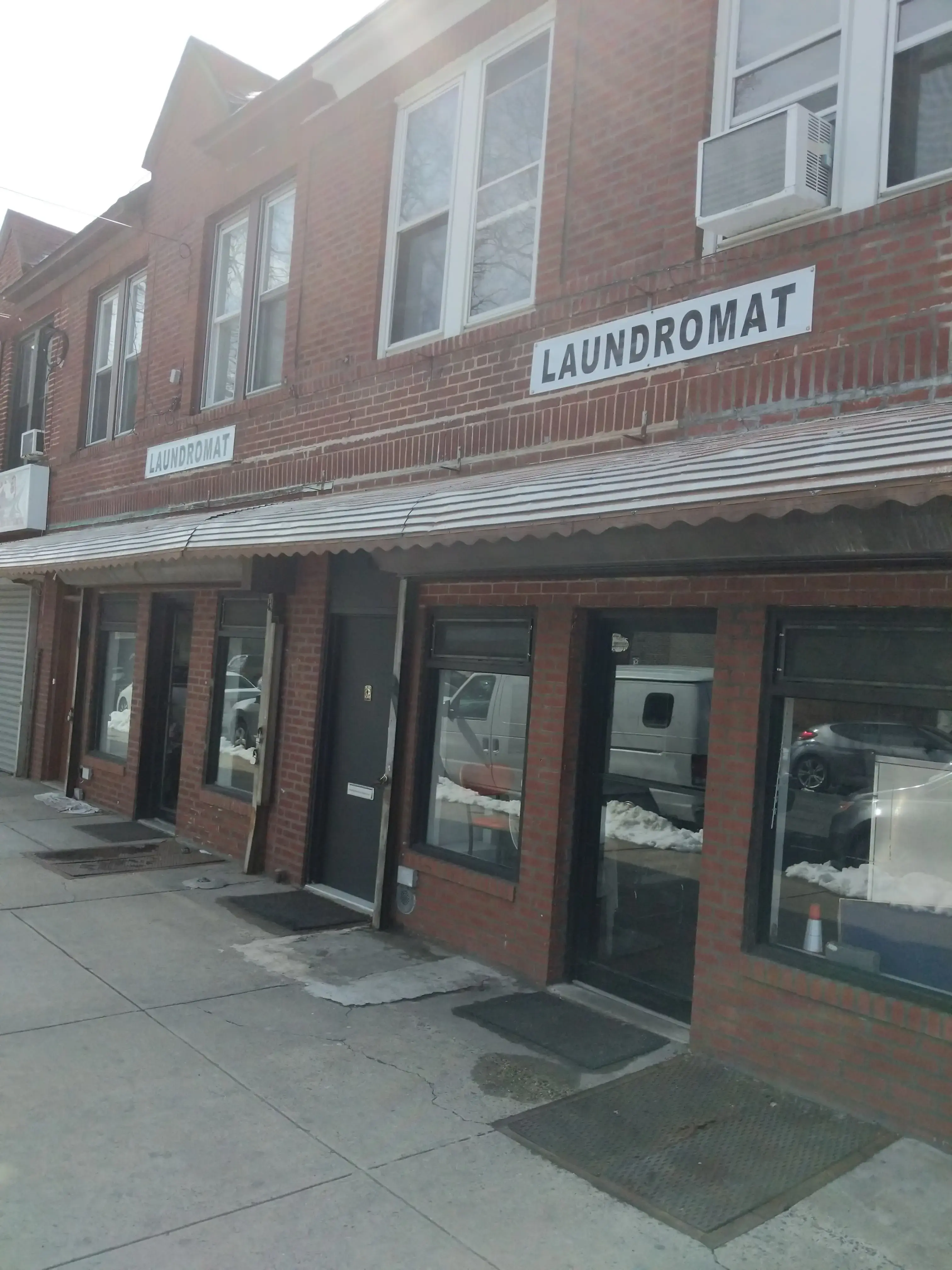 New 192 Laundromat - Image 13