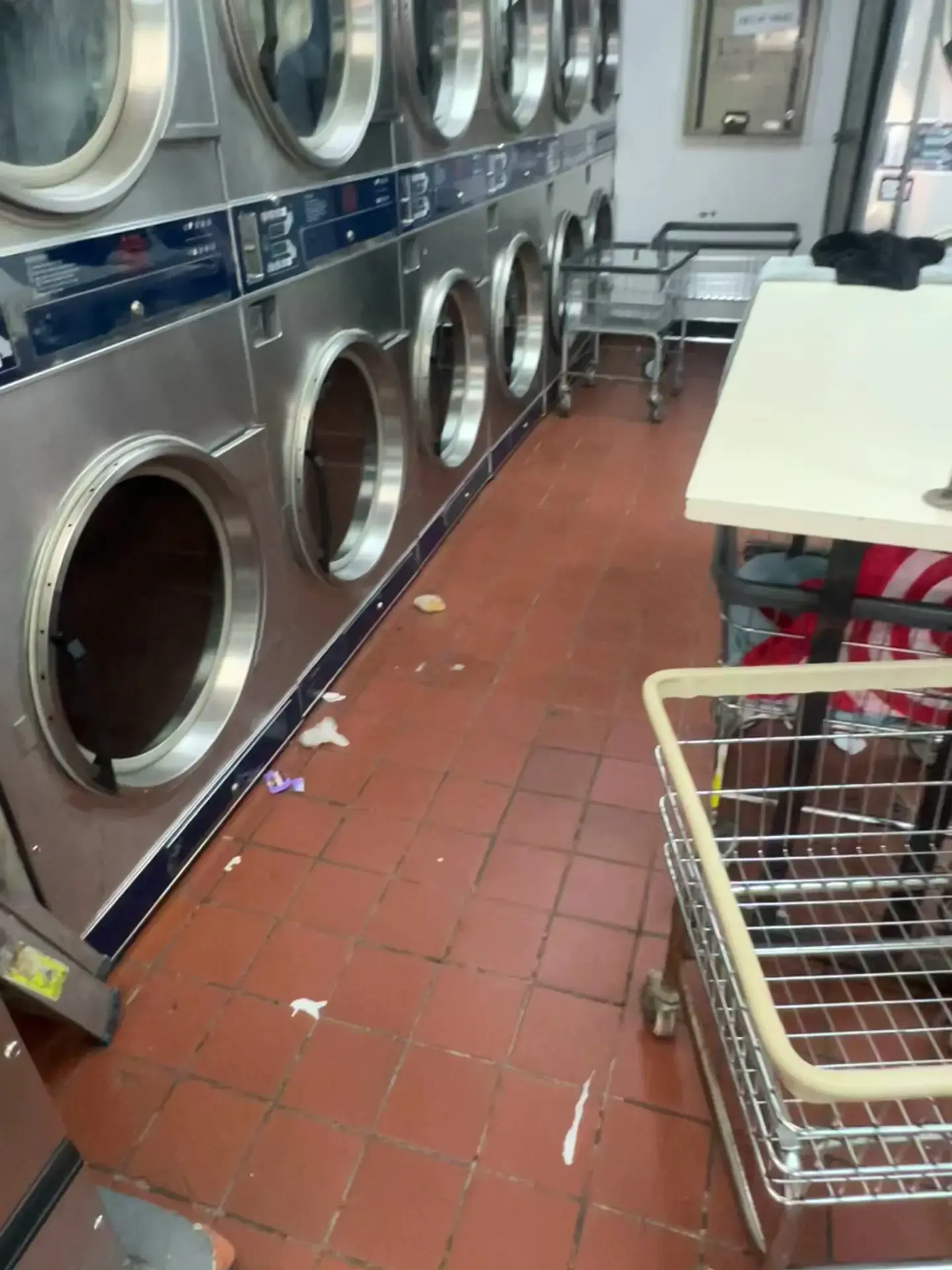 New 192 Laundromat thumbnail 7