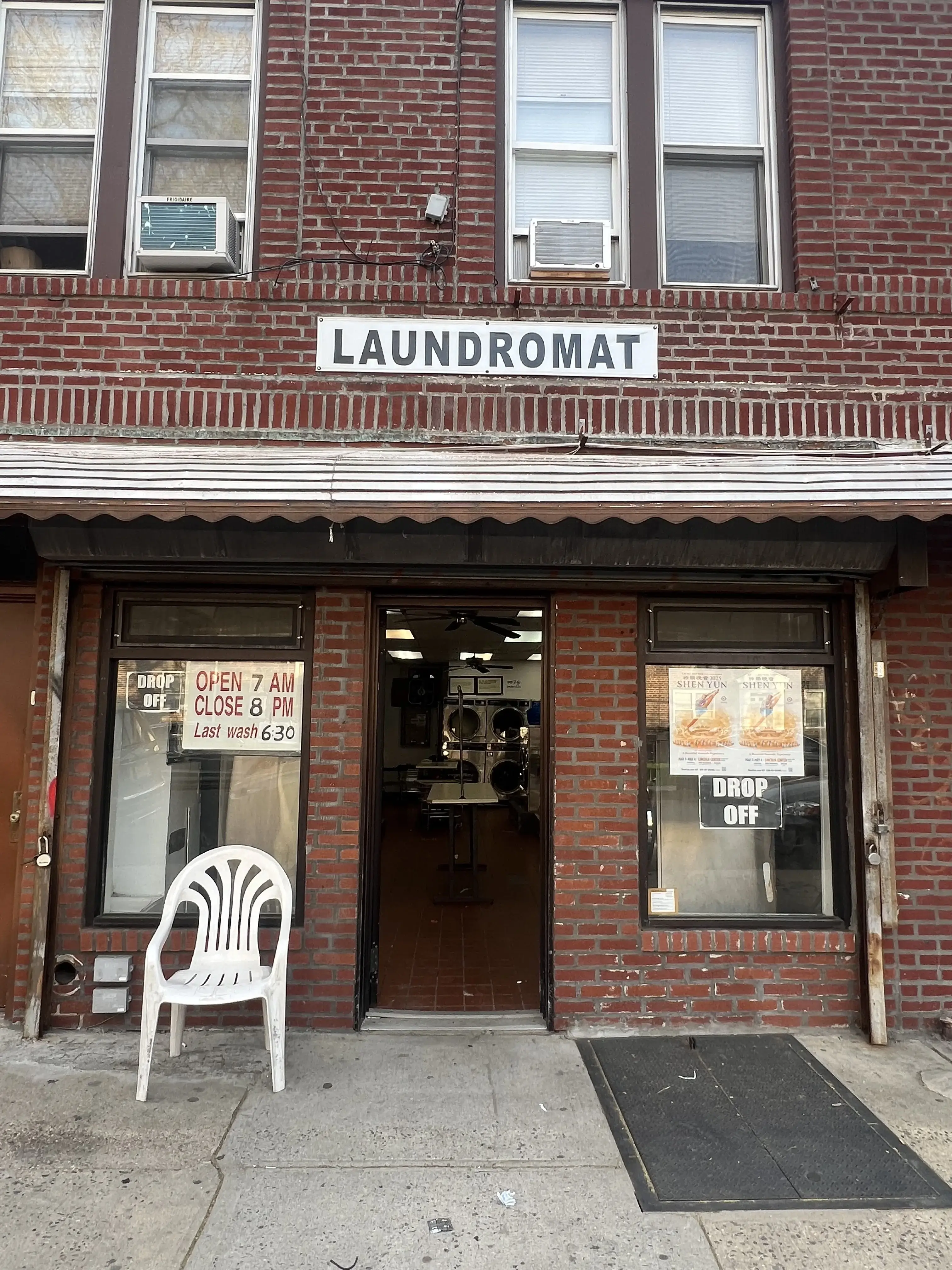 New 192 Laundromat - Image 2
