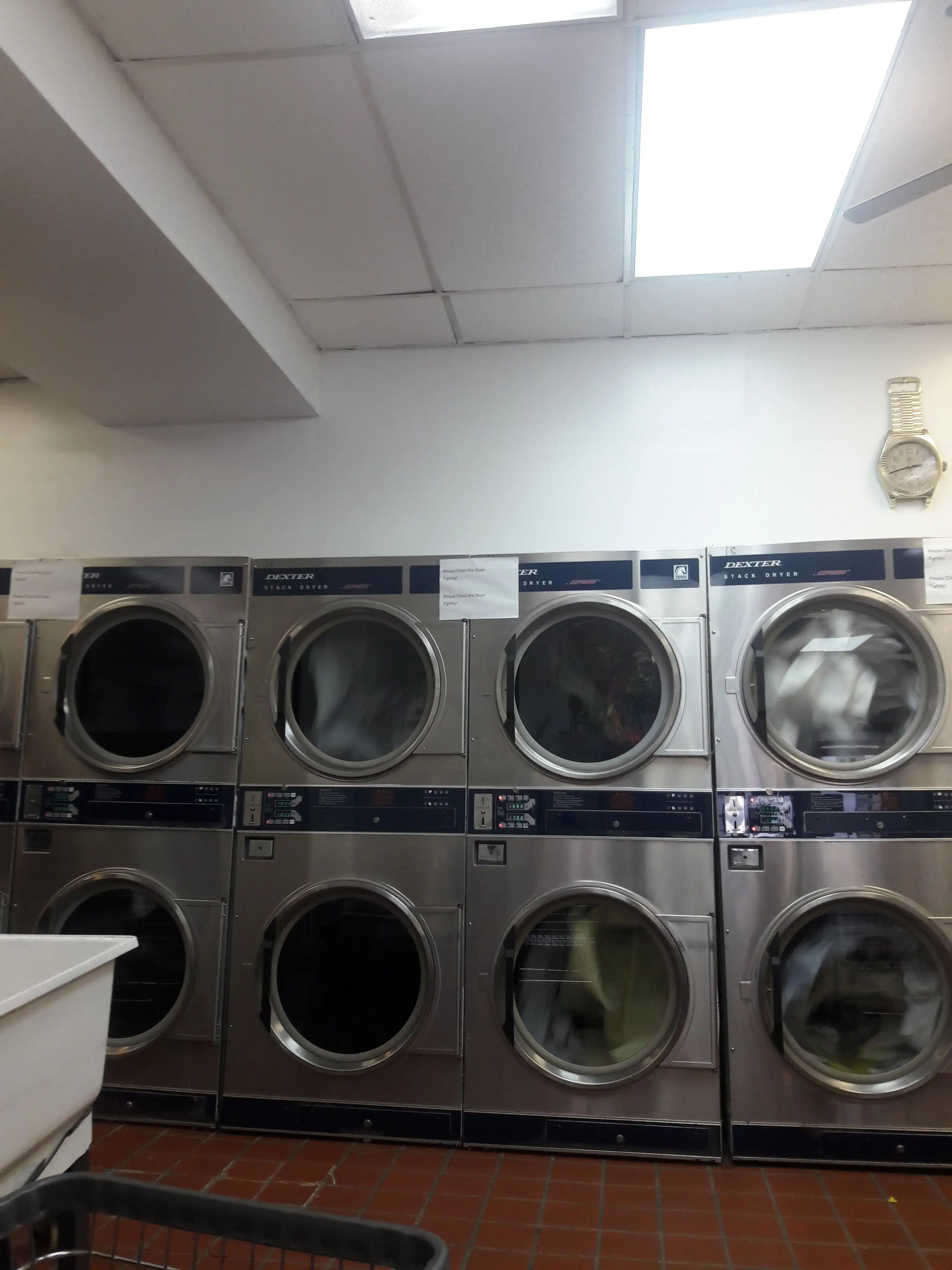 New 192 Laundromat - Image 15