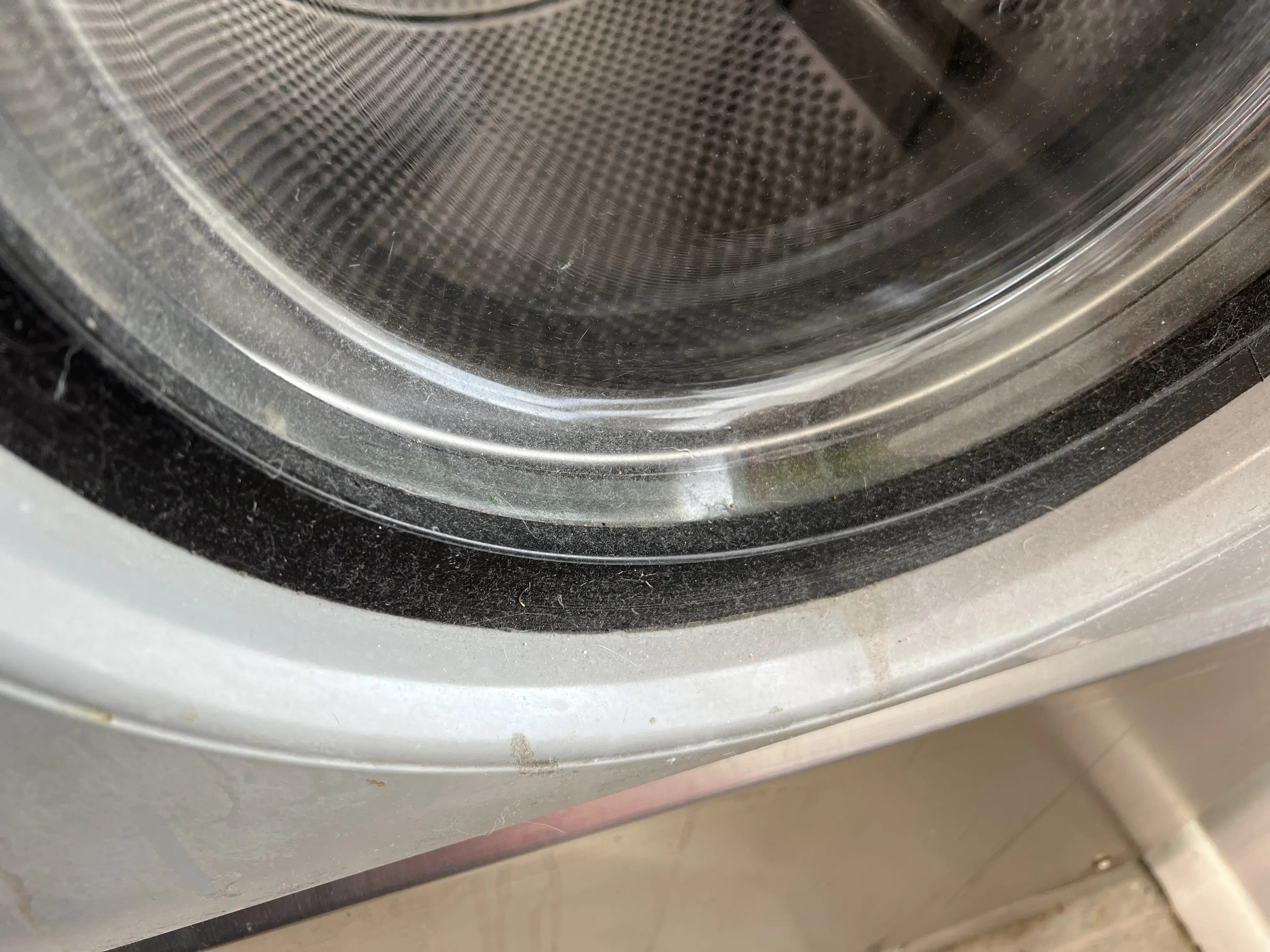 New Canaan Laundromat - Image 5