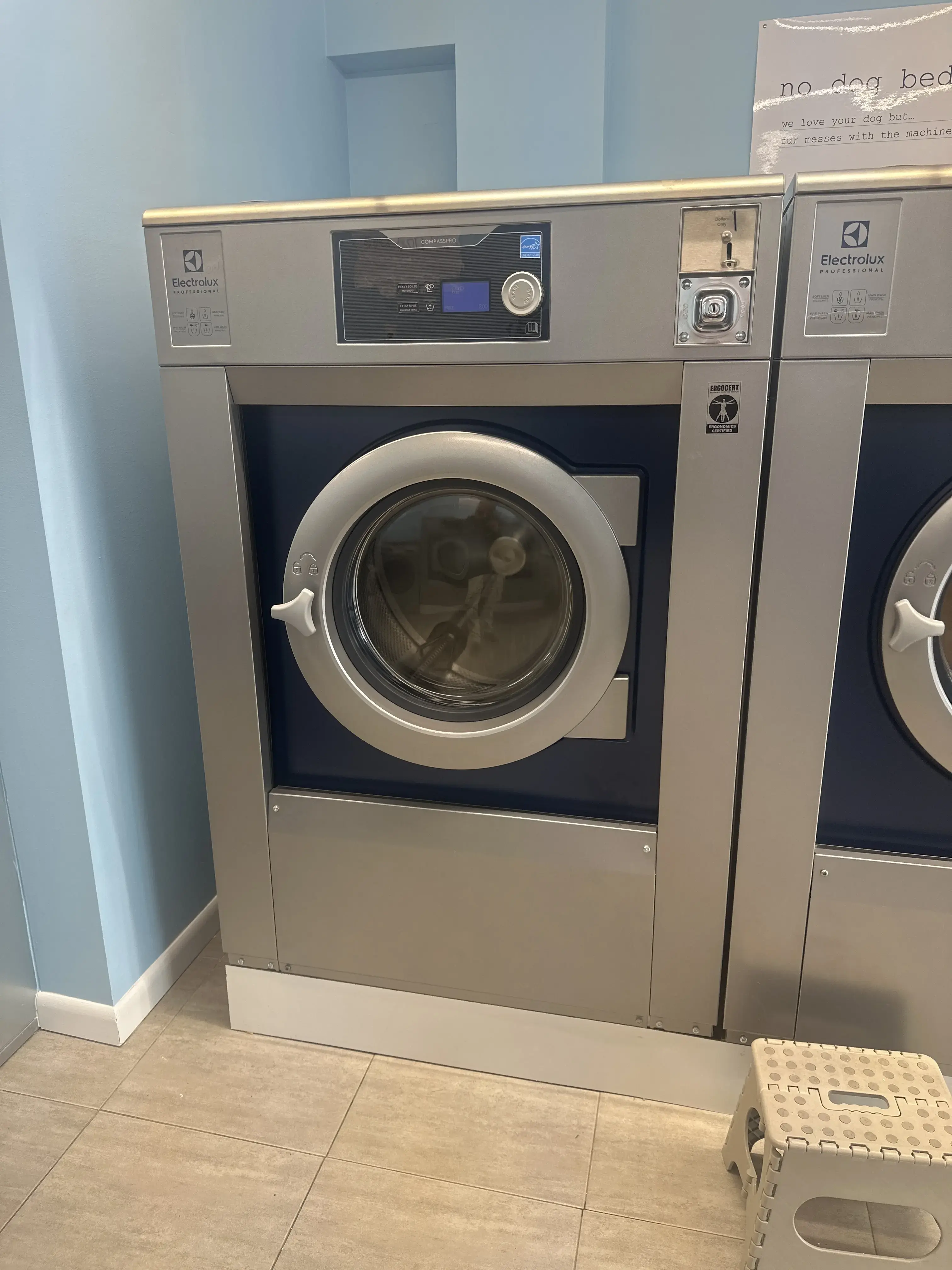 New Canaan Laundromat - Image 14