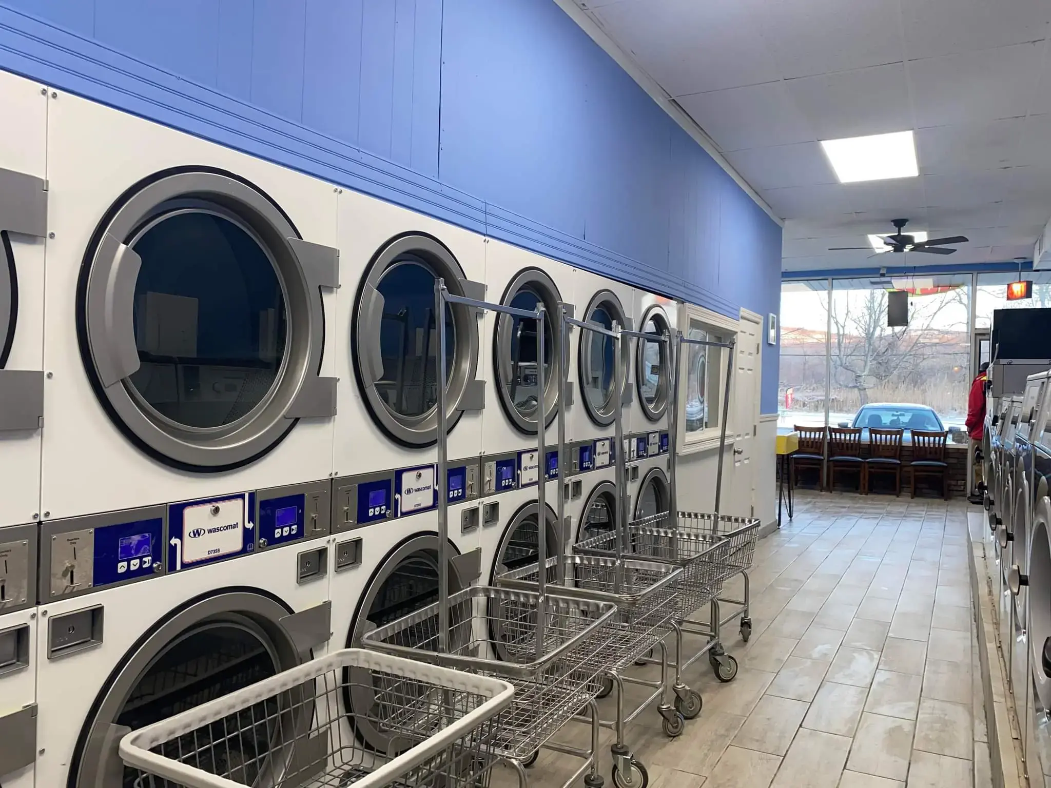 New Pomona Laundromat - Image 17