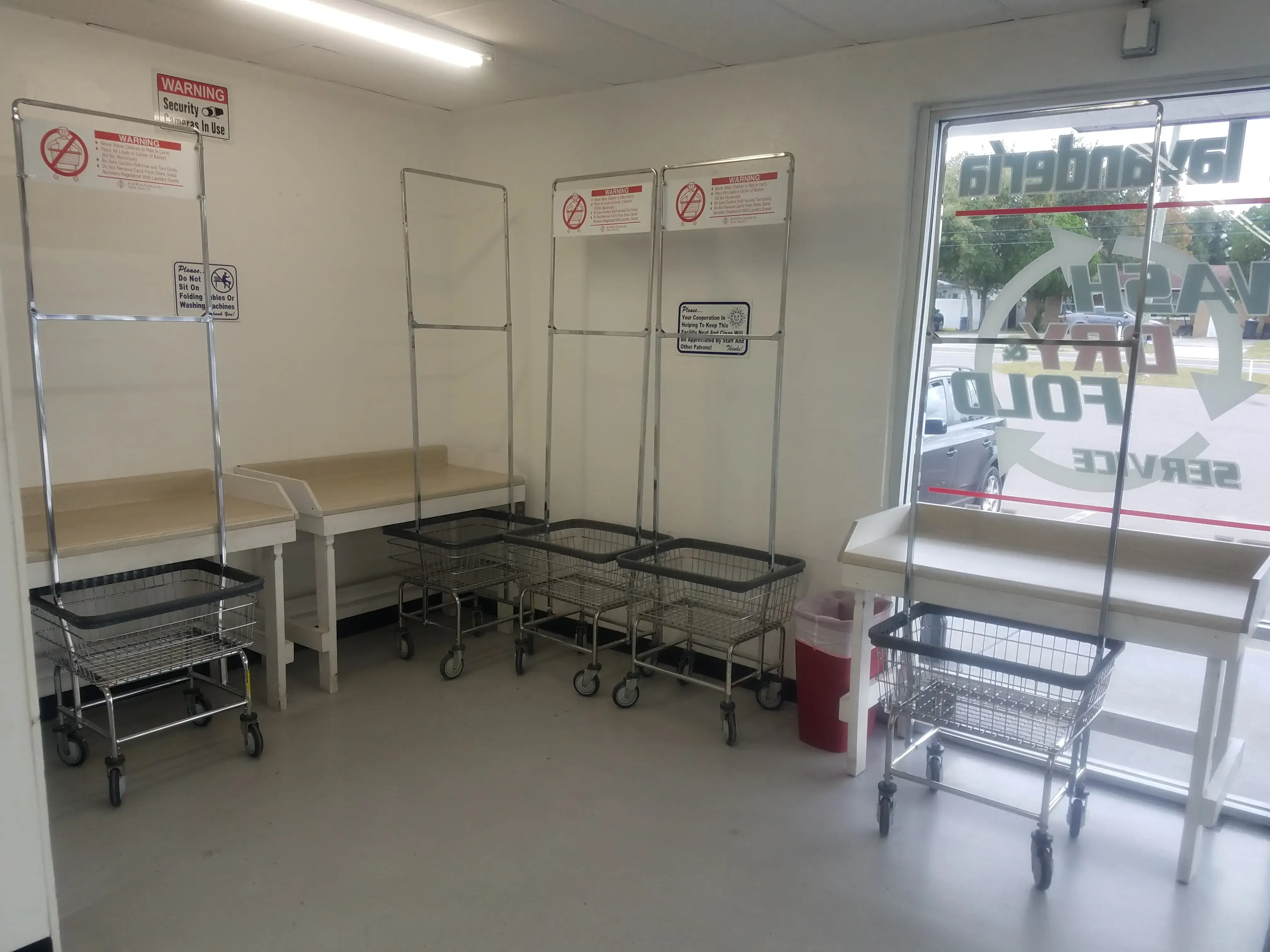 New Port Richey Laundromat - Image 19