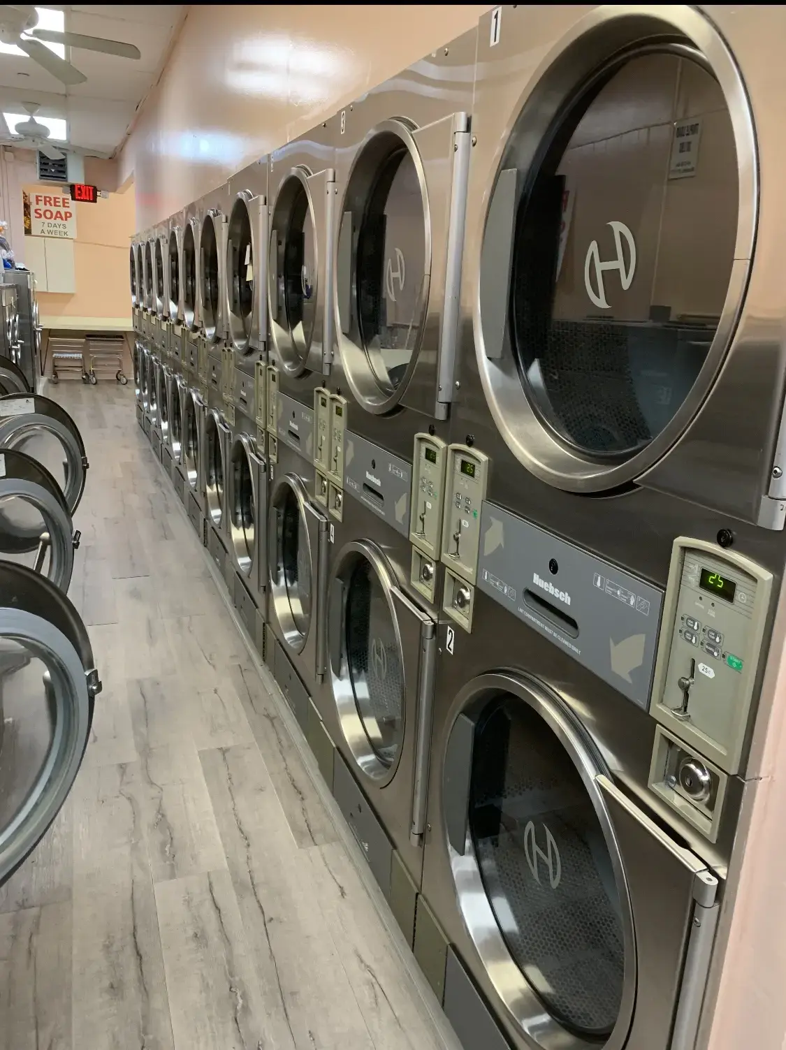 New Rainbow Laundromat LIC thumbnail 10