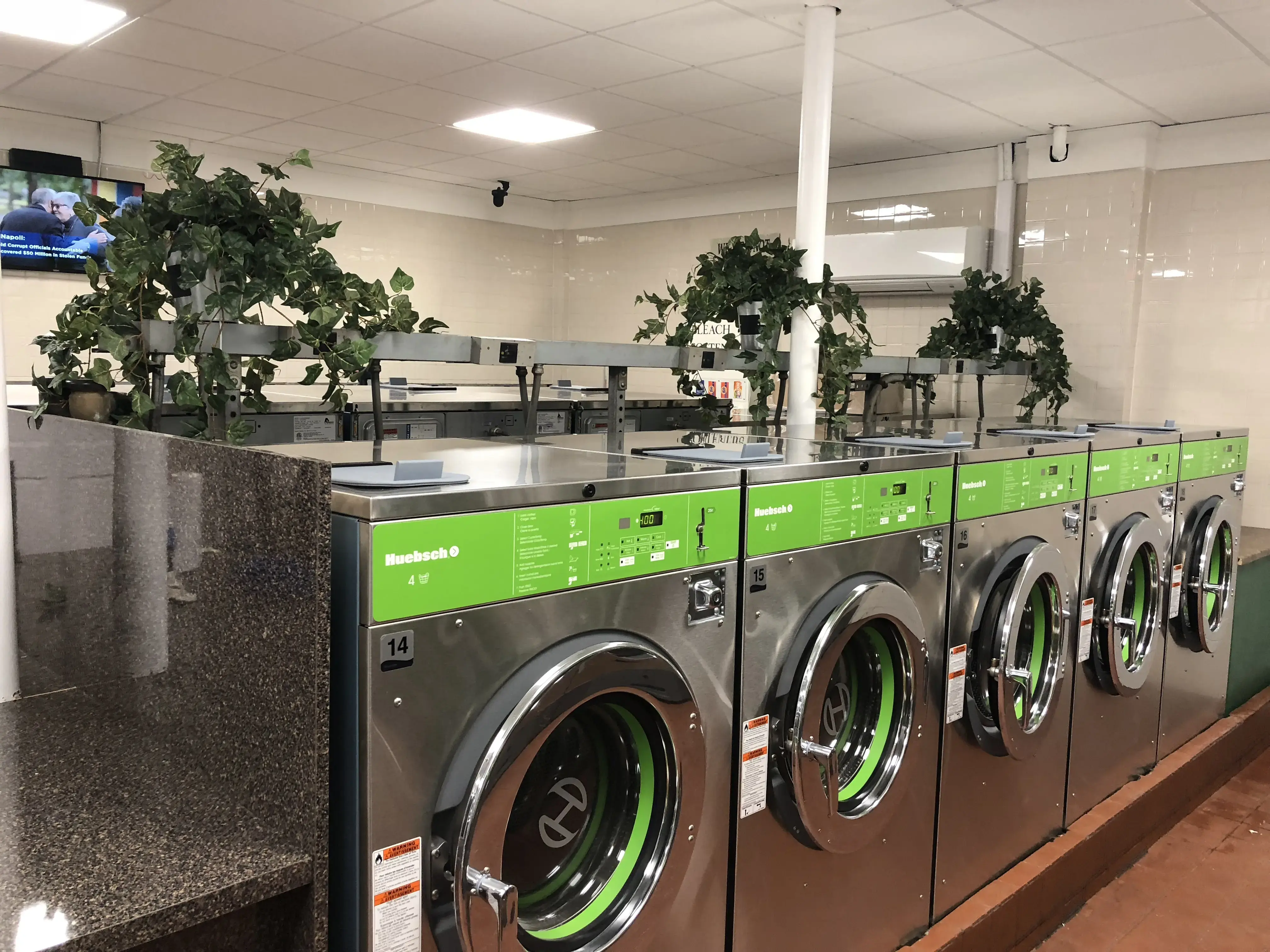 New Ro Suds Laundromat thumbnail 2