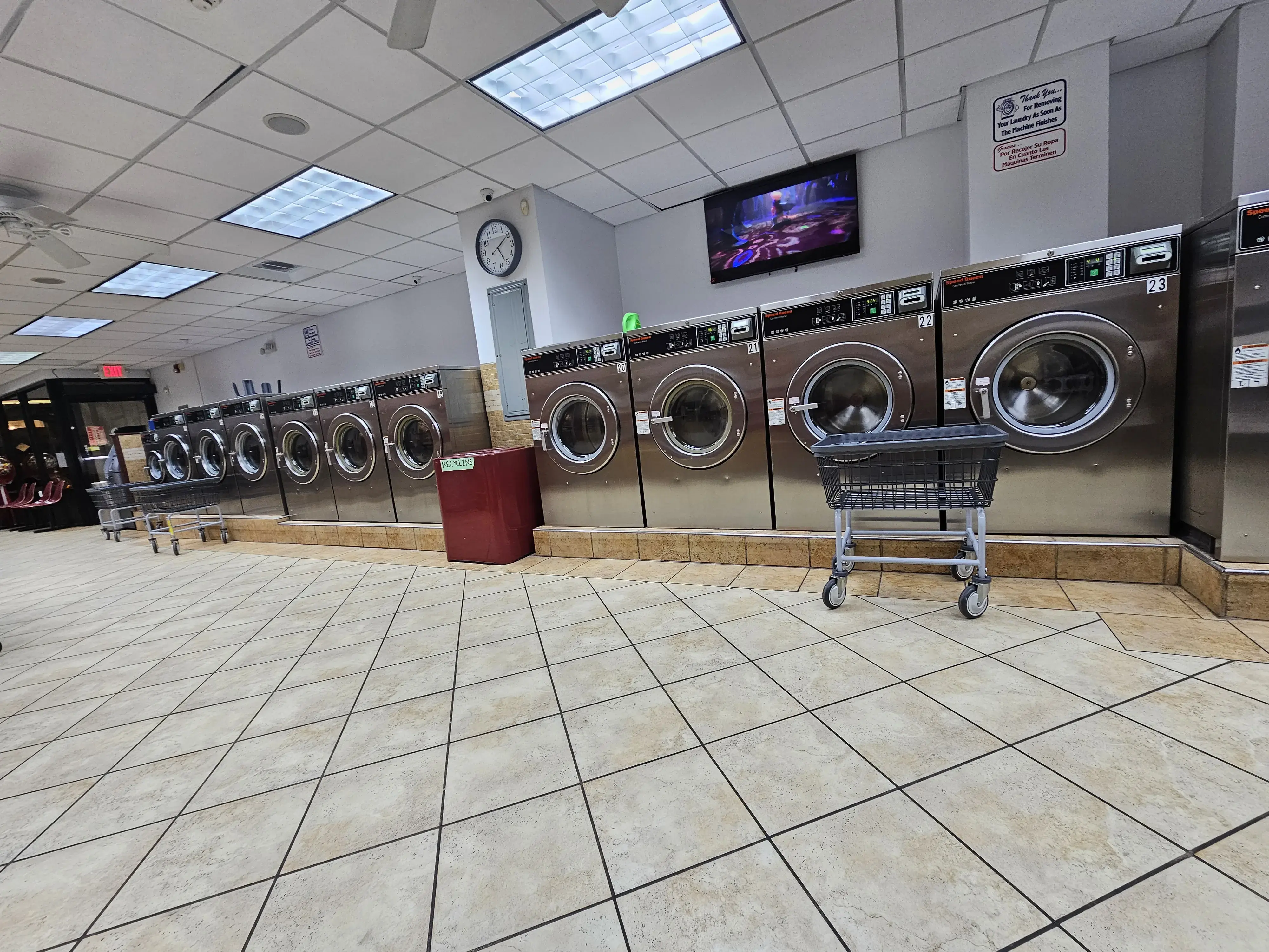 New Tumble Wash & Dry Laundromat - Image 13