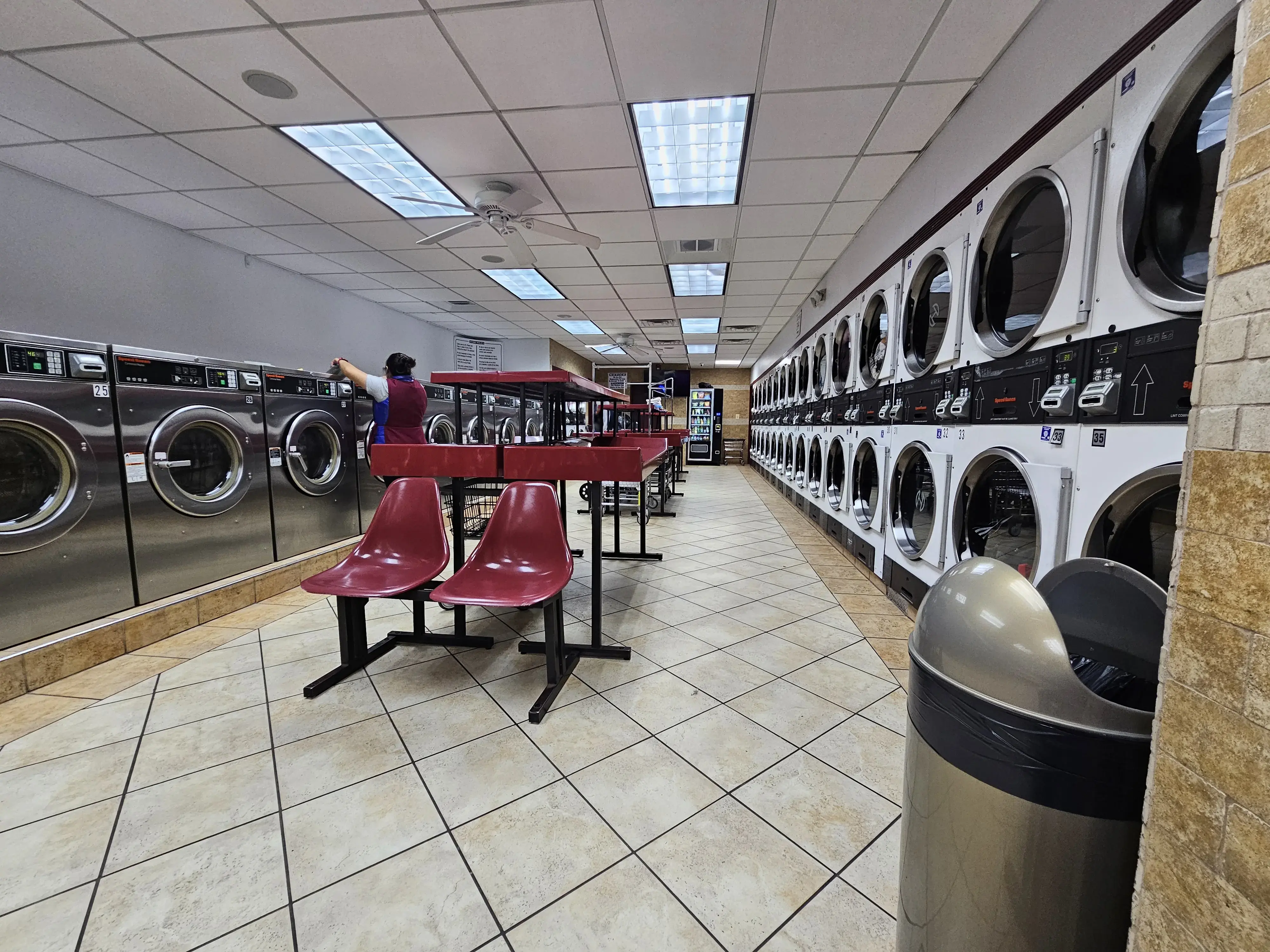 New Tumble Wash & Dry Laundromat - Image 14