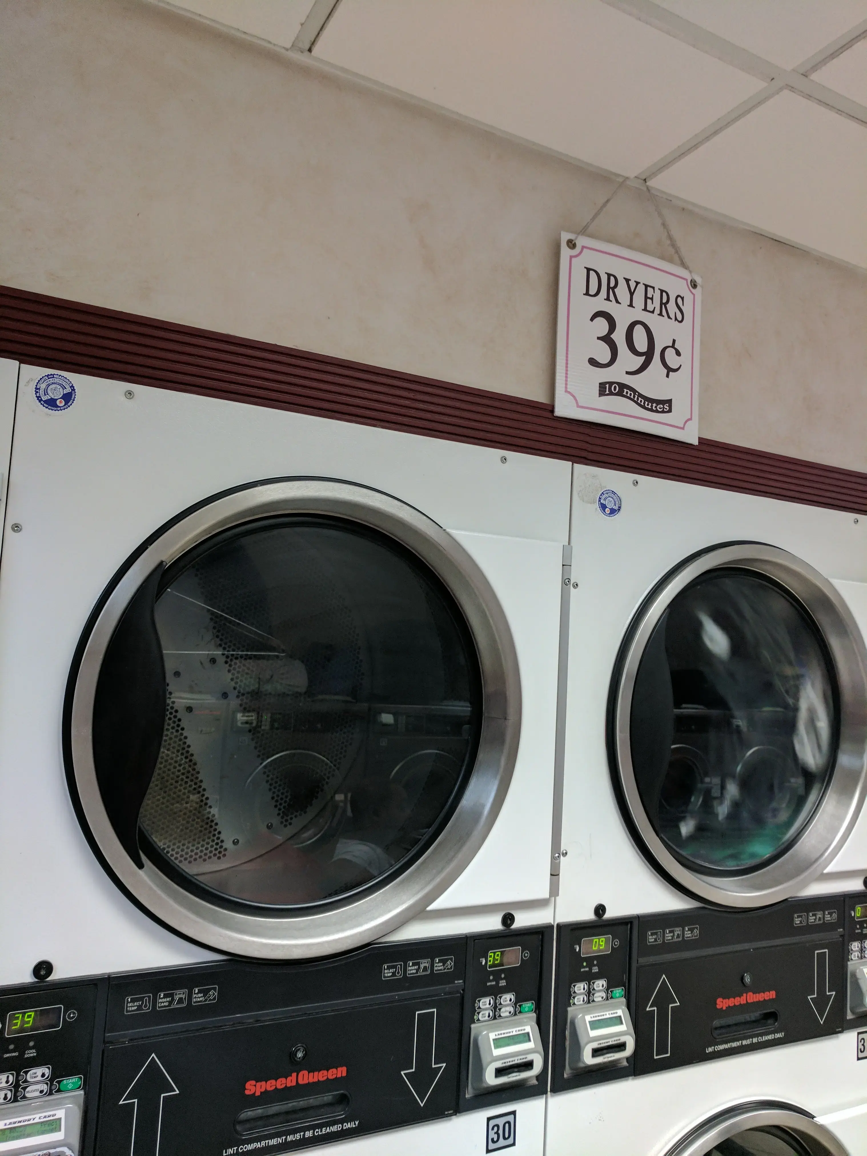New Tumble Wash & Dry Laundromat - Image 4