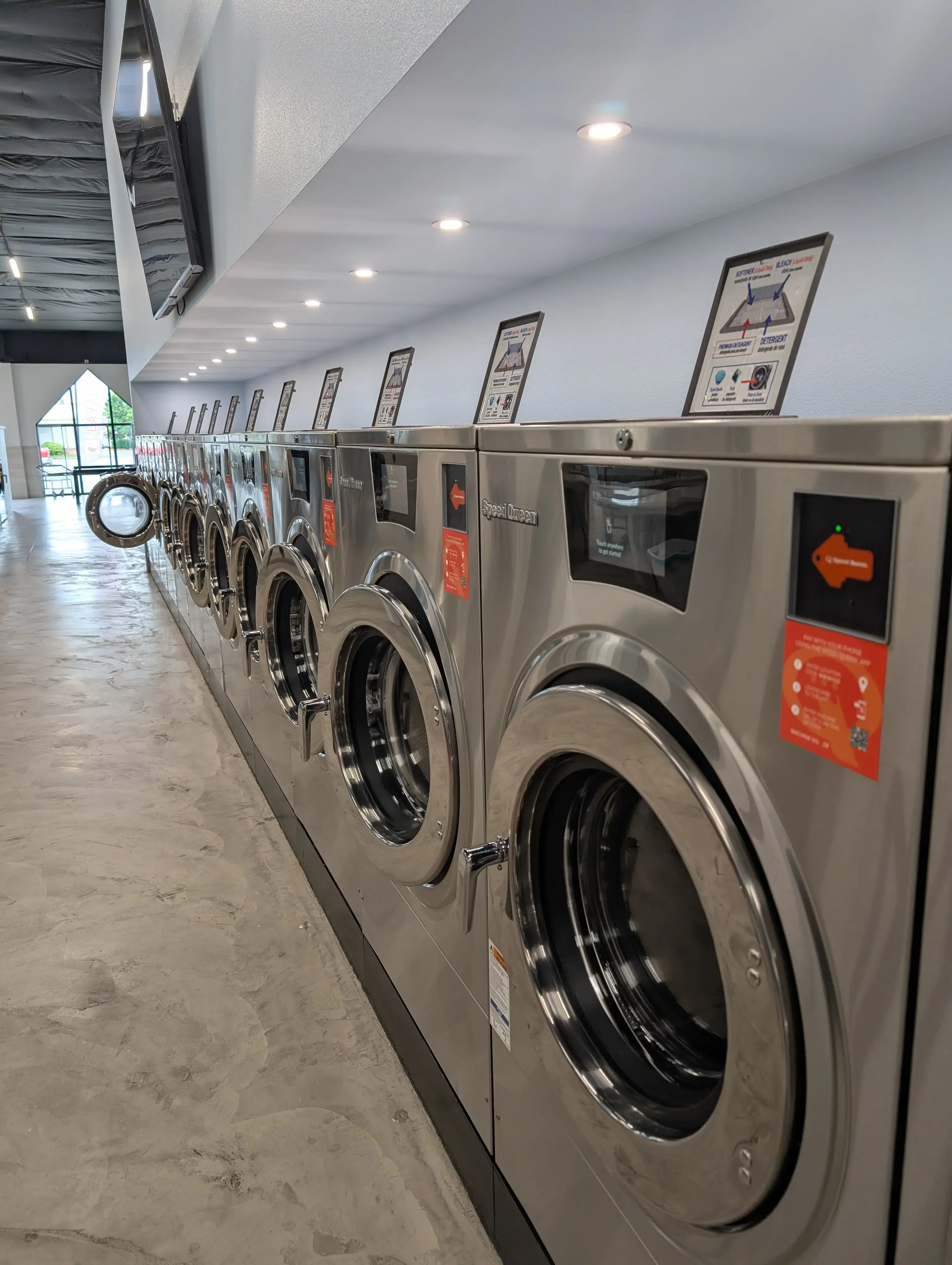 New Wave Laundromat (Salem - Lancaster) thumbnail 2