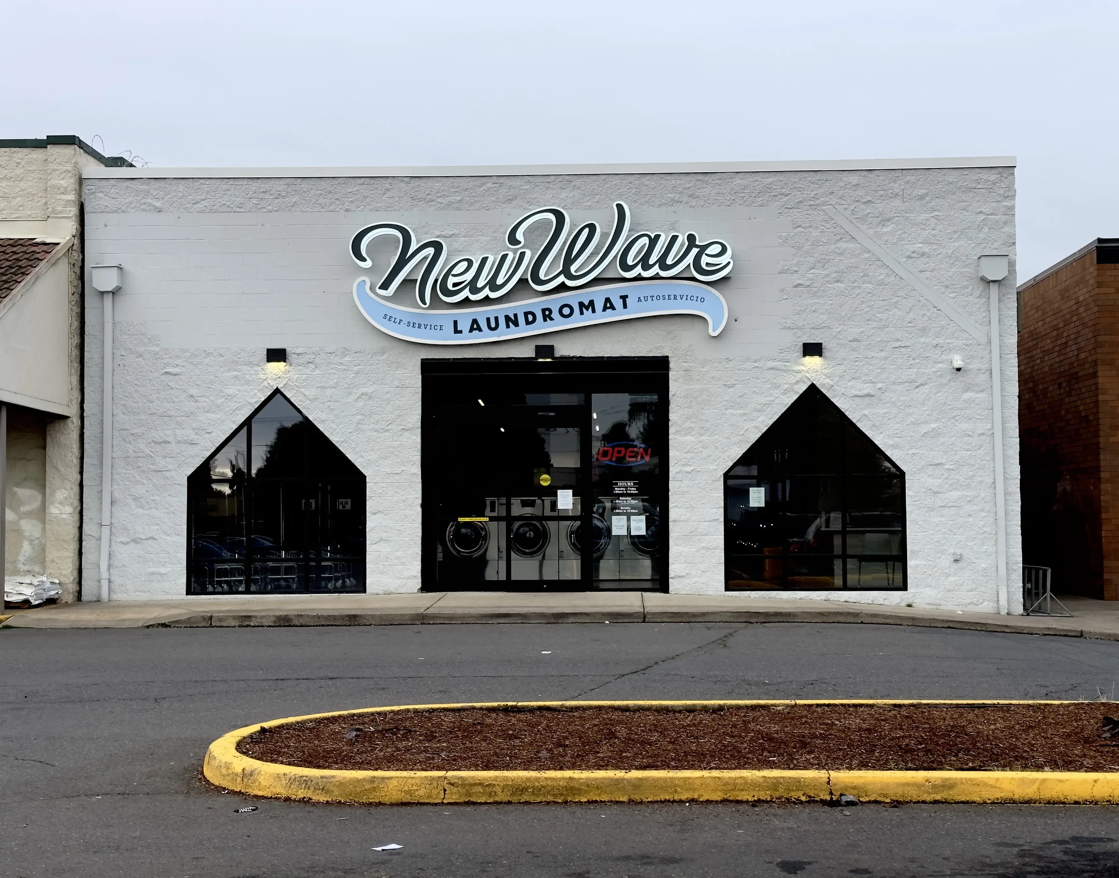 New Wave Laundromat (Salem - Lancaster) - Image 17