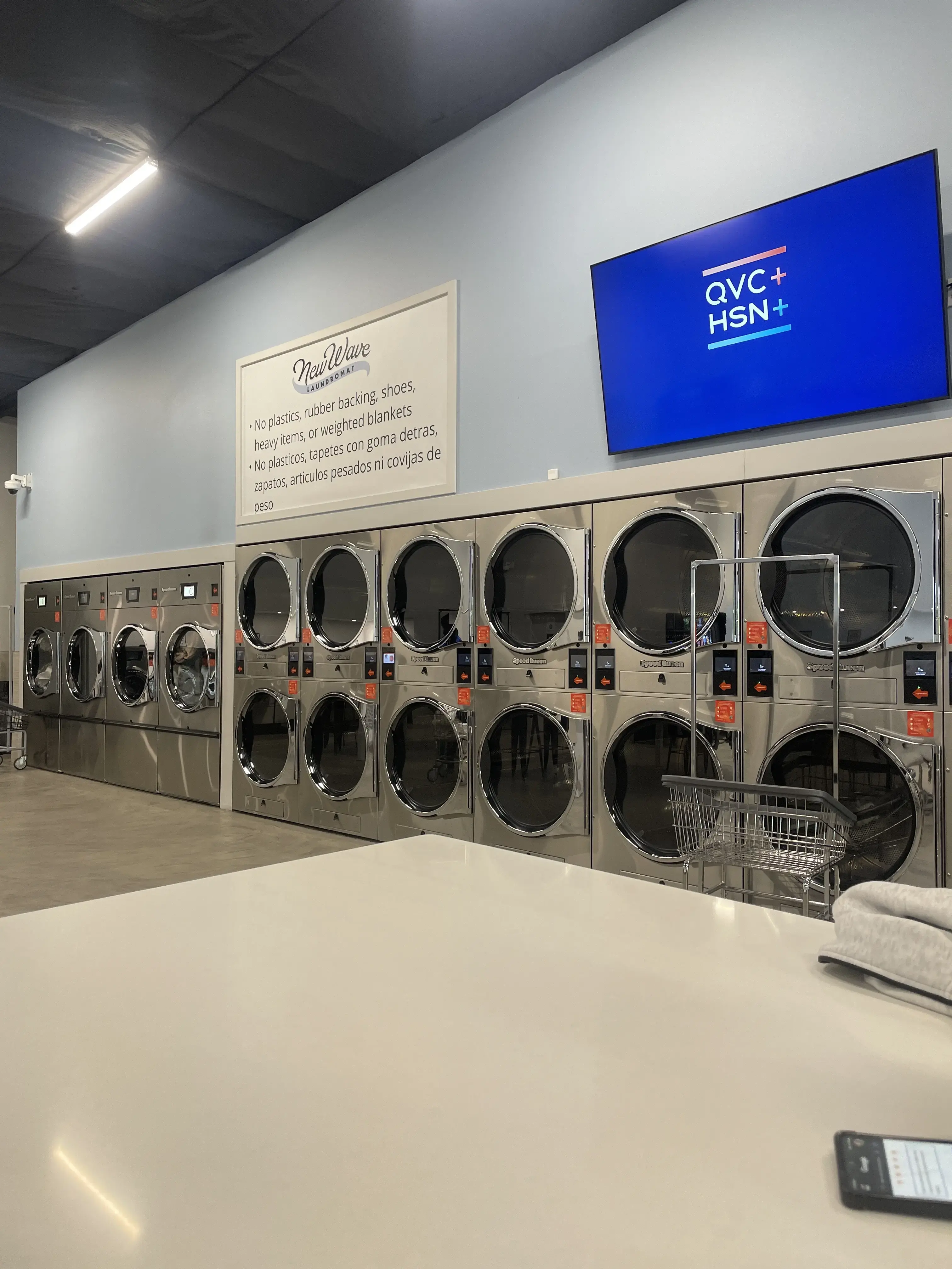 New Wave Laundromat (Salem - Lancaster) thumbnail 15