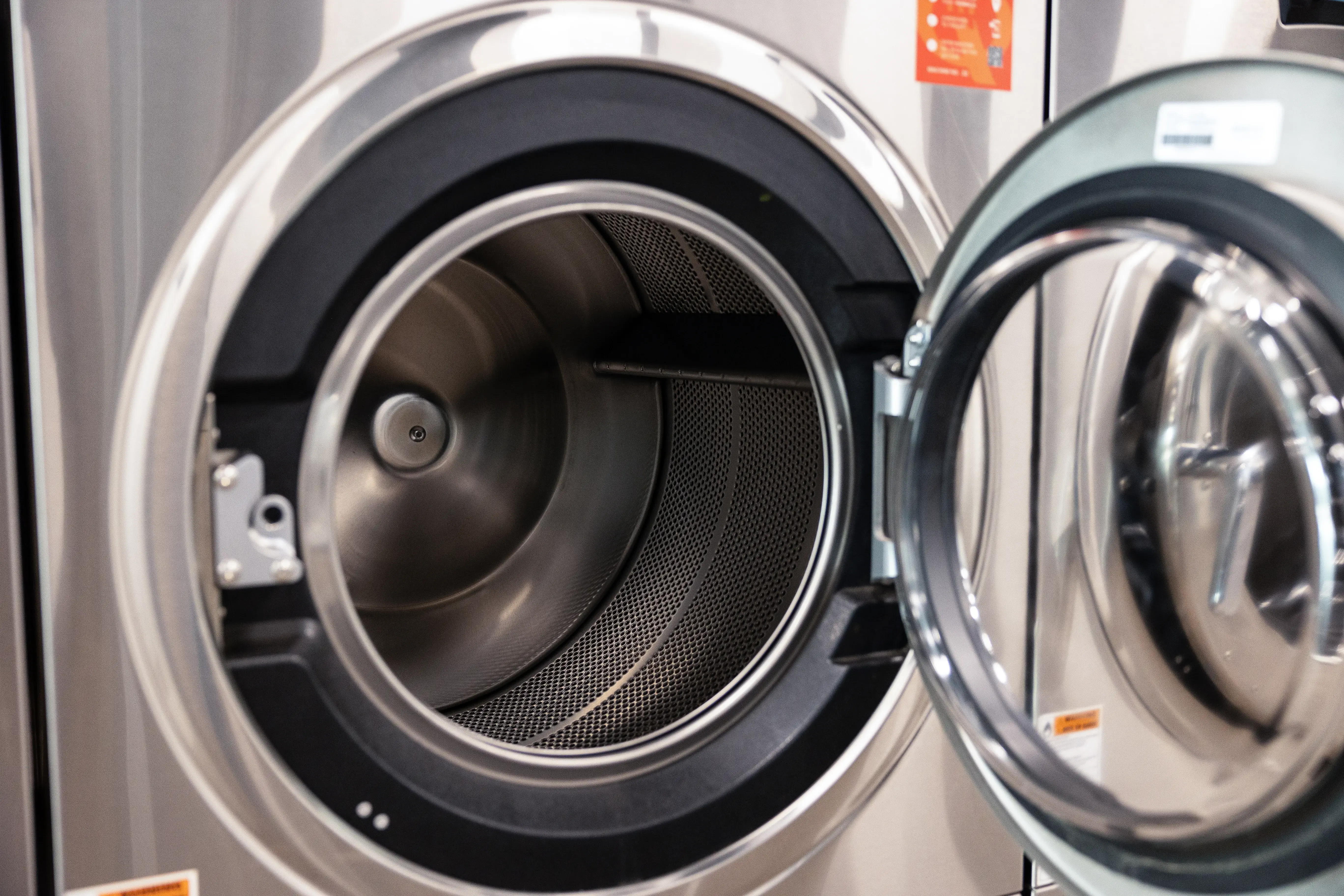 New Wave Laundromat (Salem - Lancaster) thumbnail 6