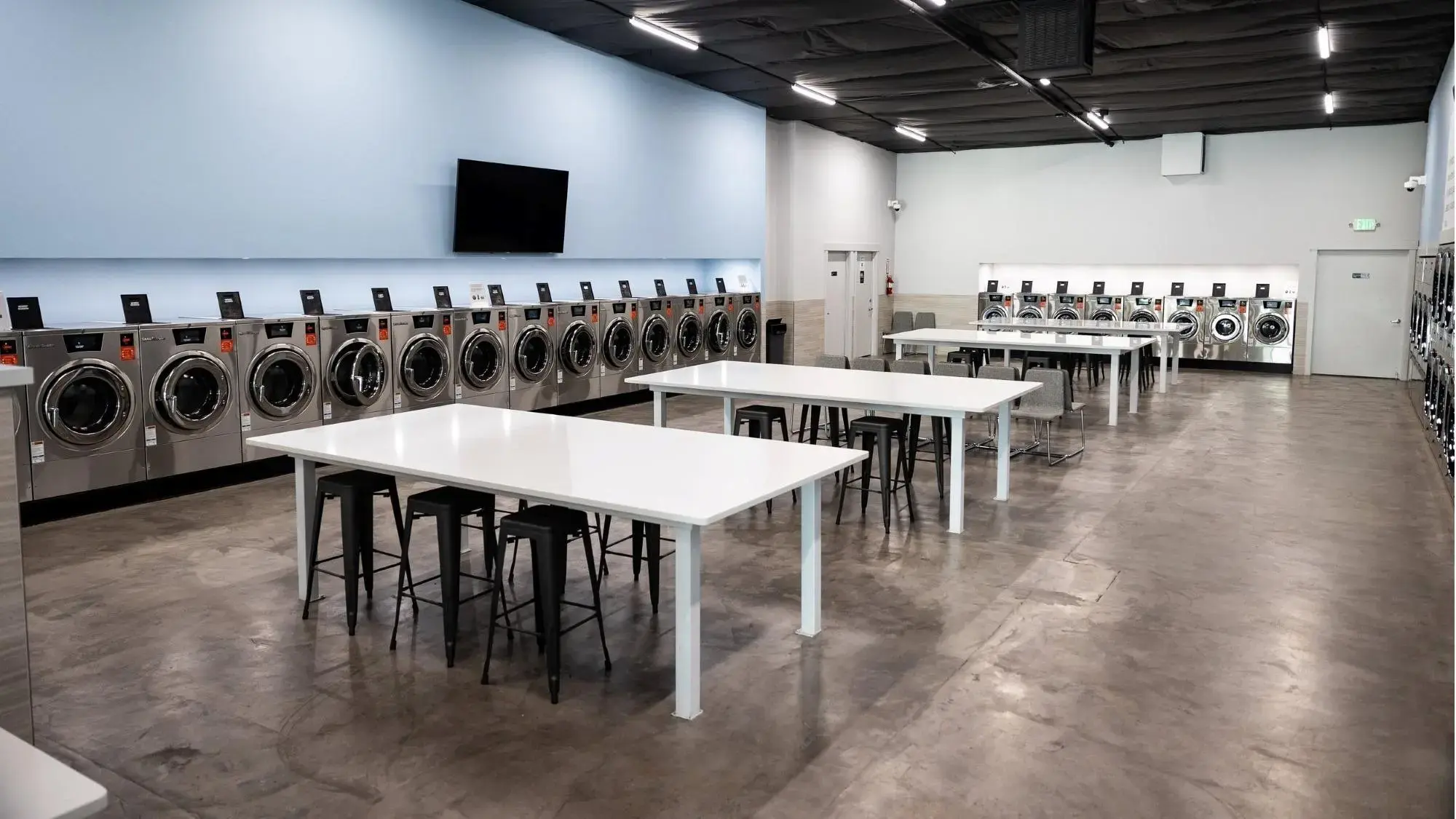 New Wave Laundromat (Salem - Lancaster) location