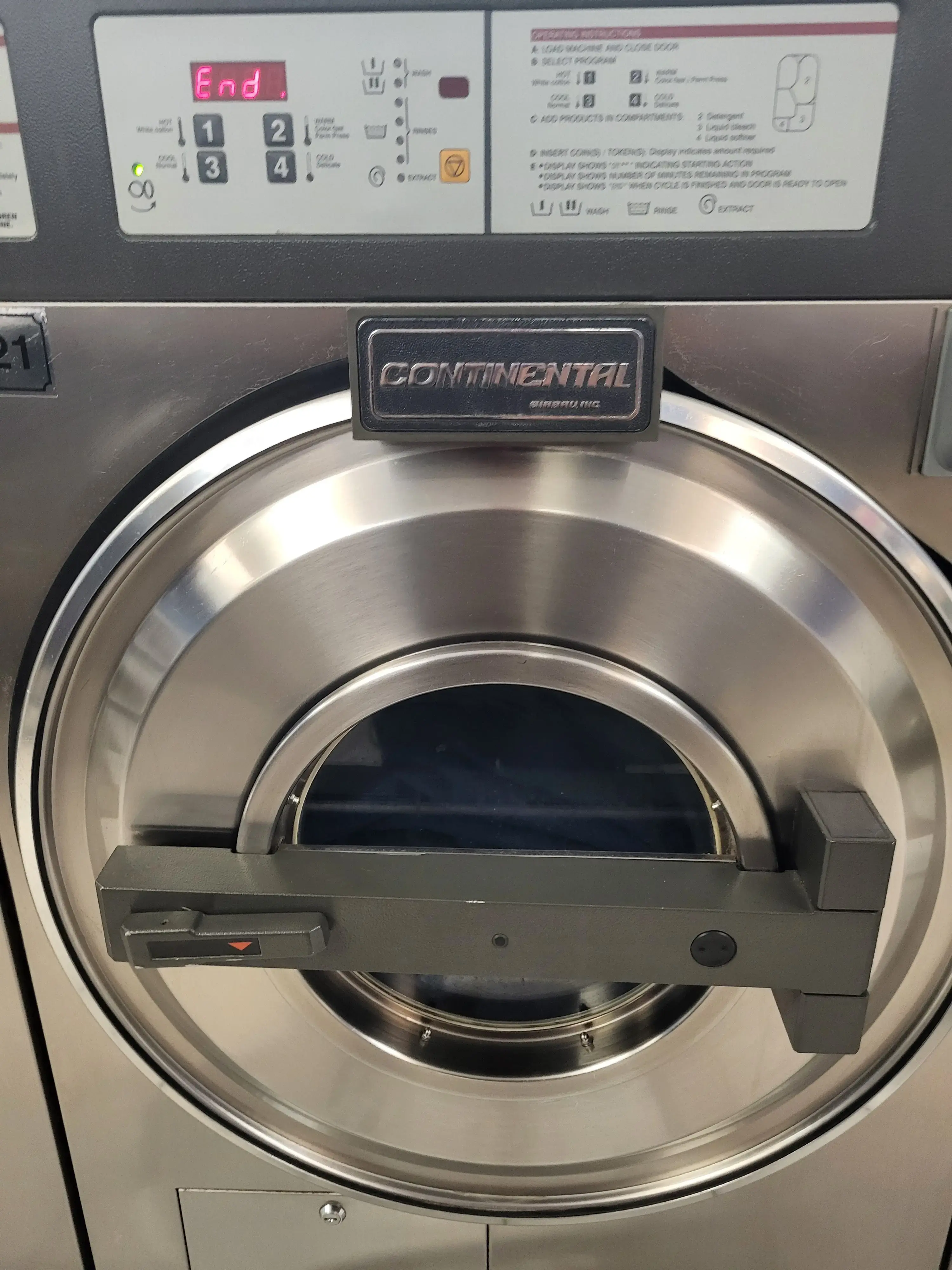 New Wave Laundromat - Image 4