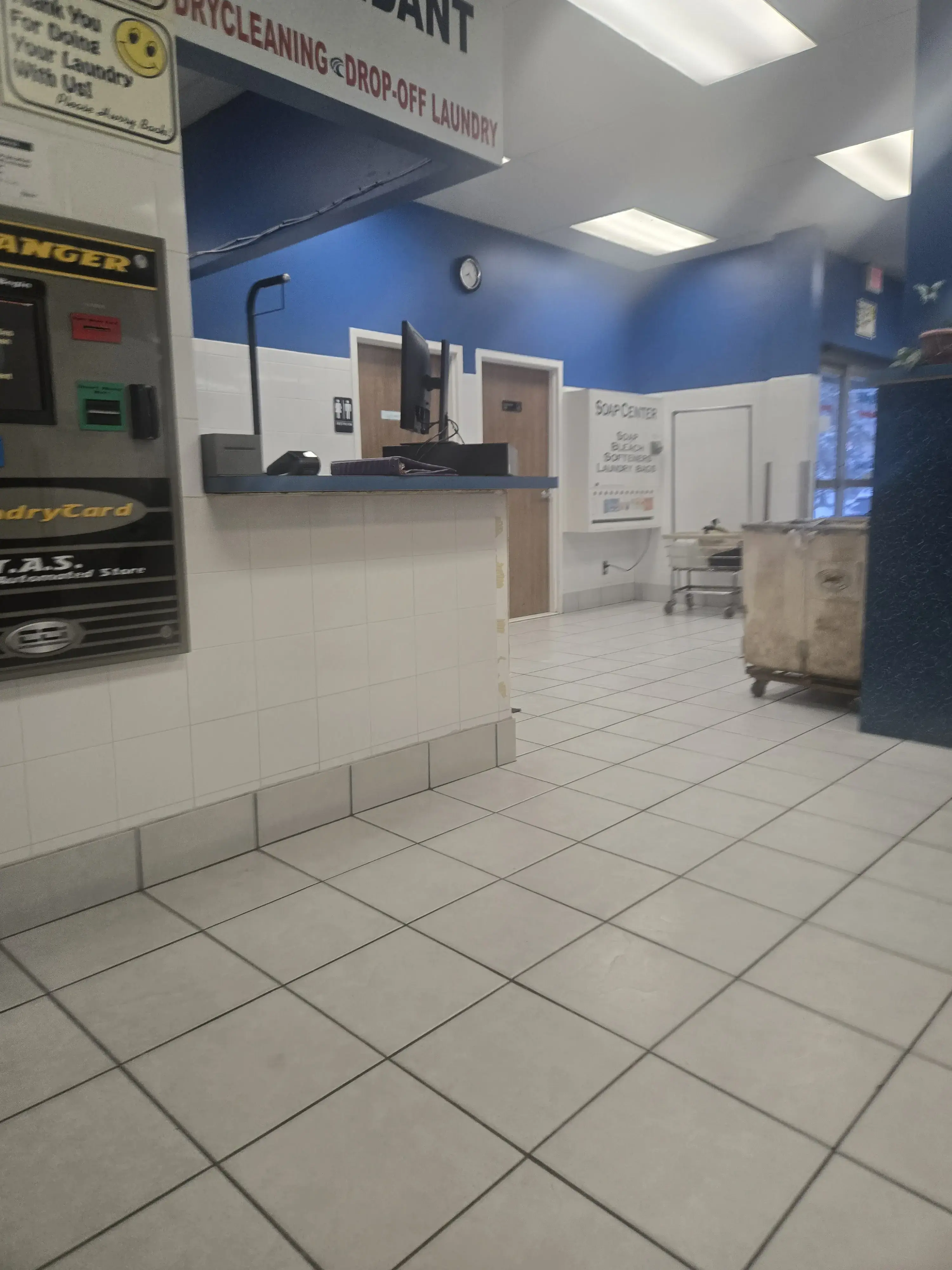 New Wave Laundromat - Image 17