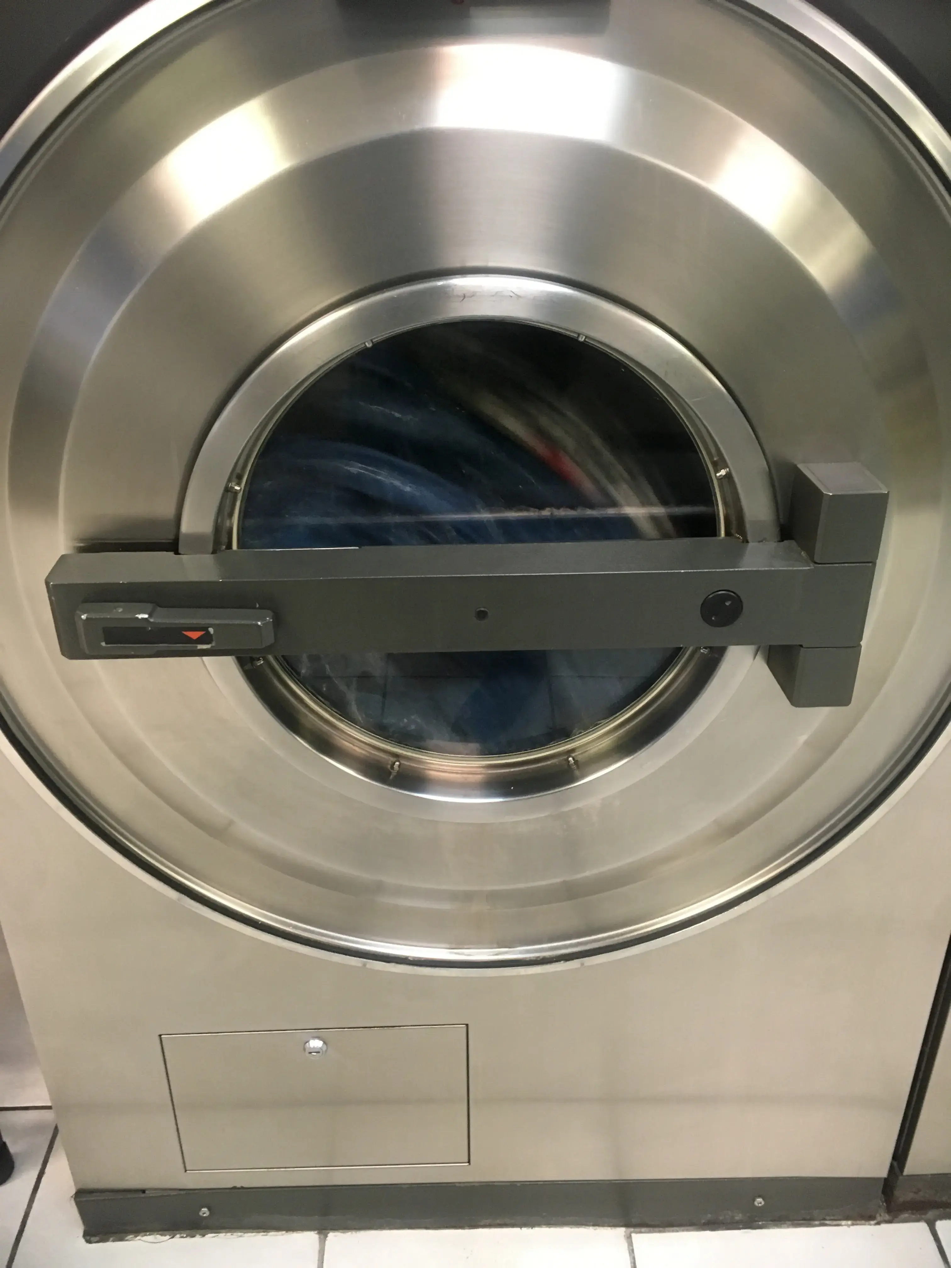 New Wave Laundromat - Image 12