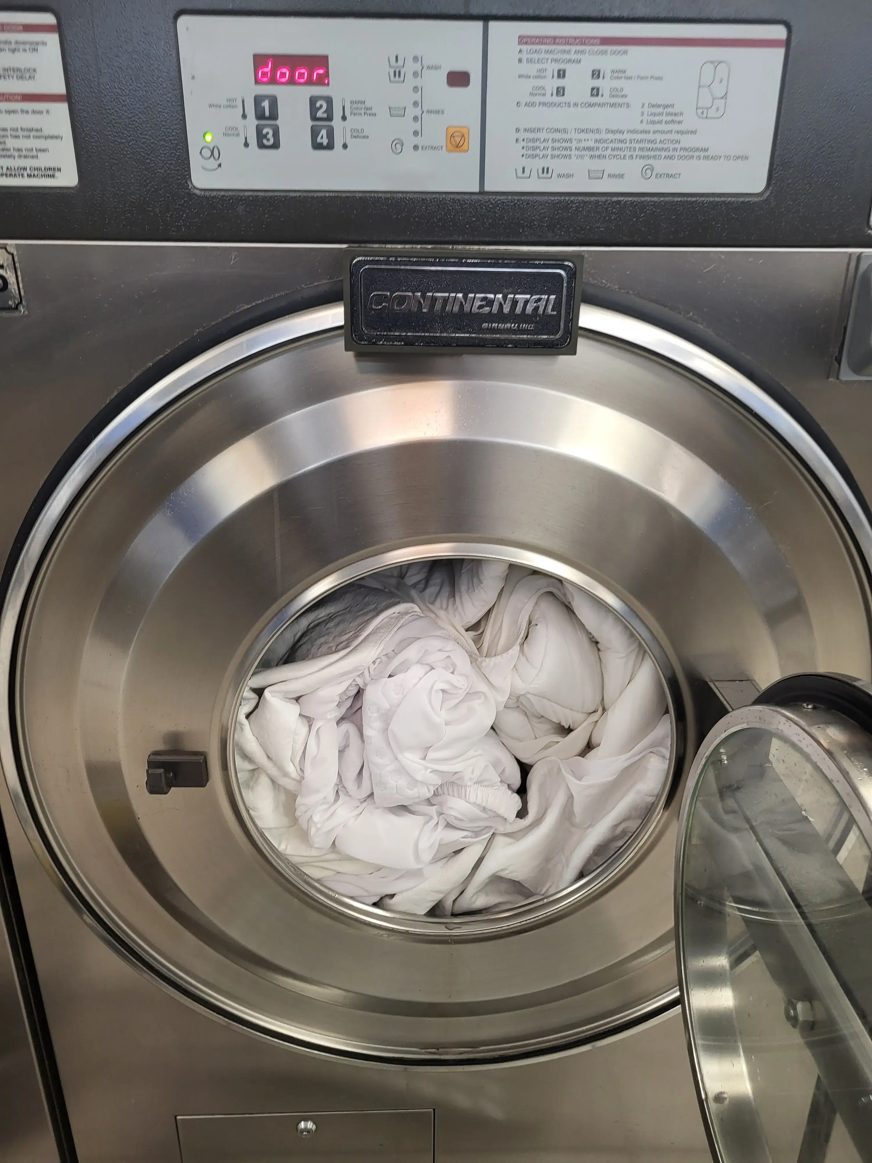 New Wave Laundromat thumbnail 15